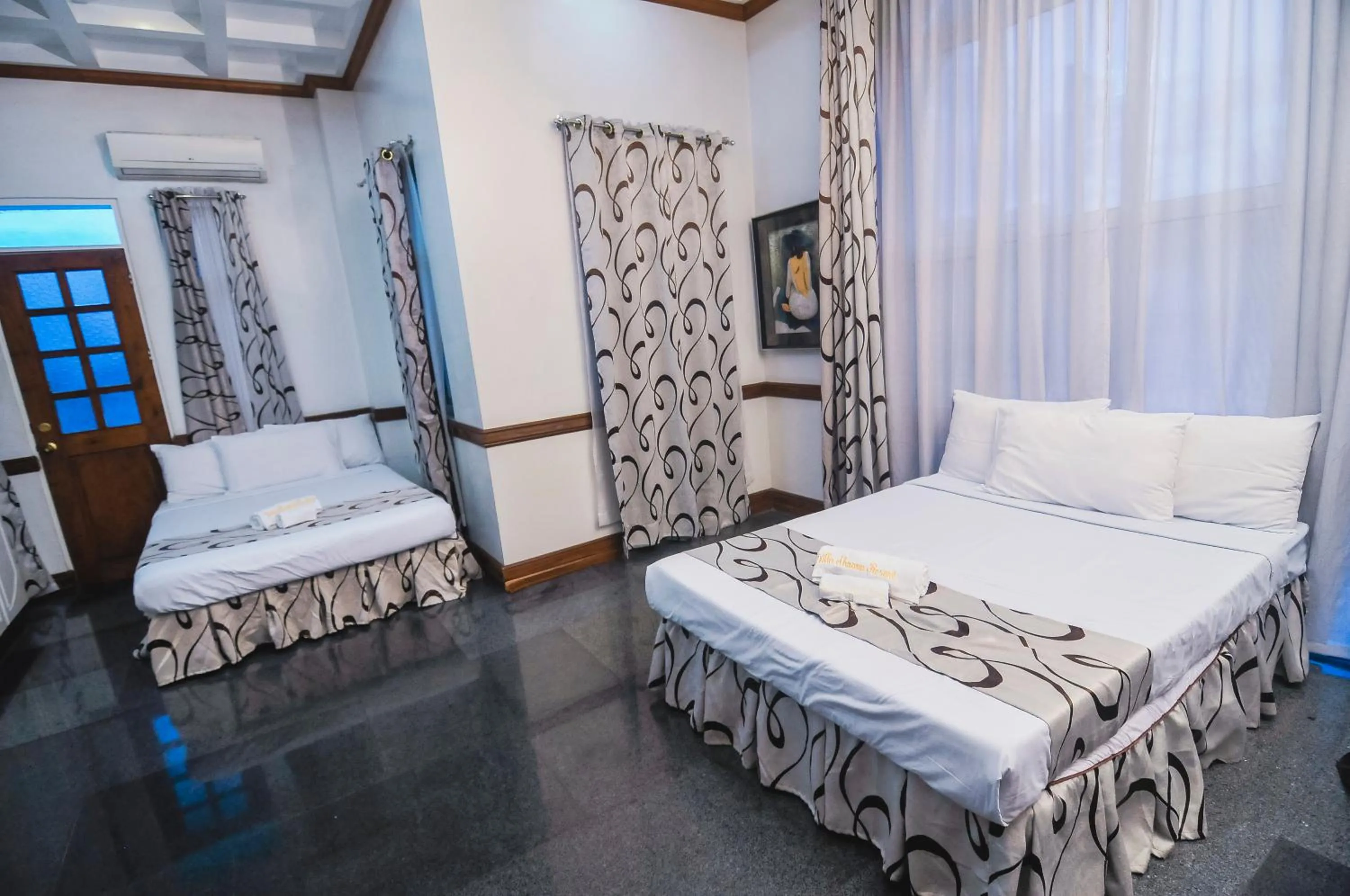Bed in Villa Jhoana Resort