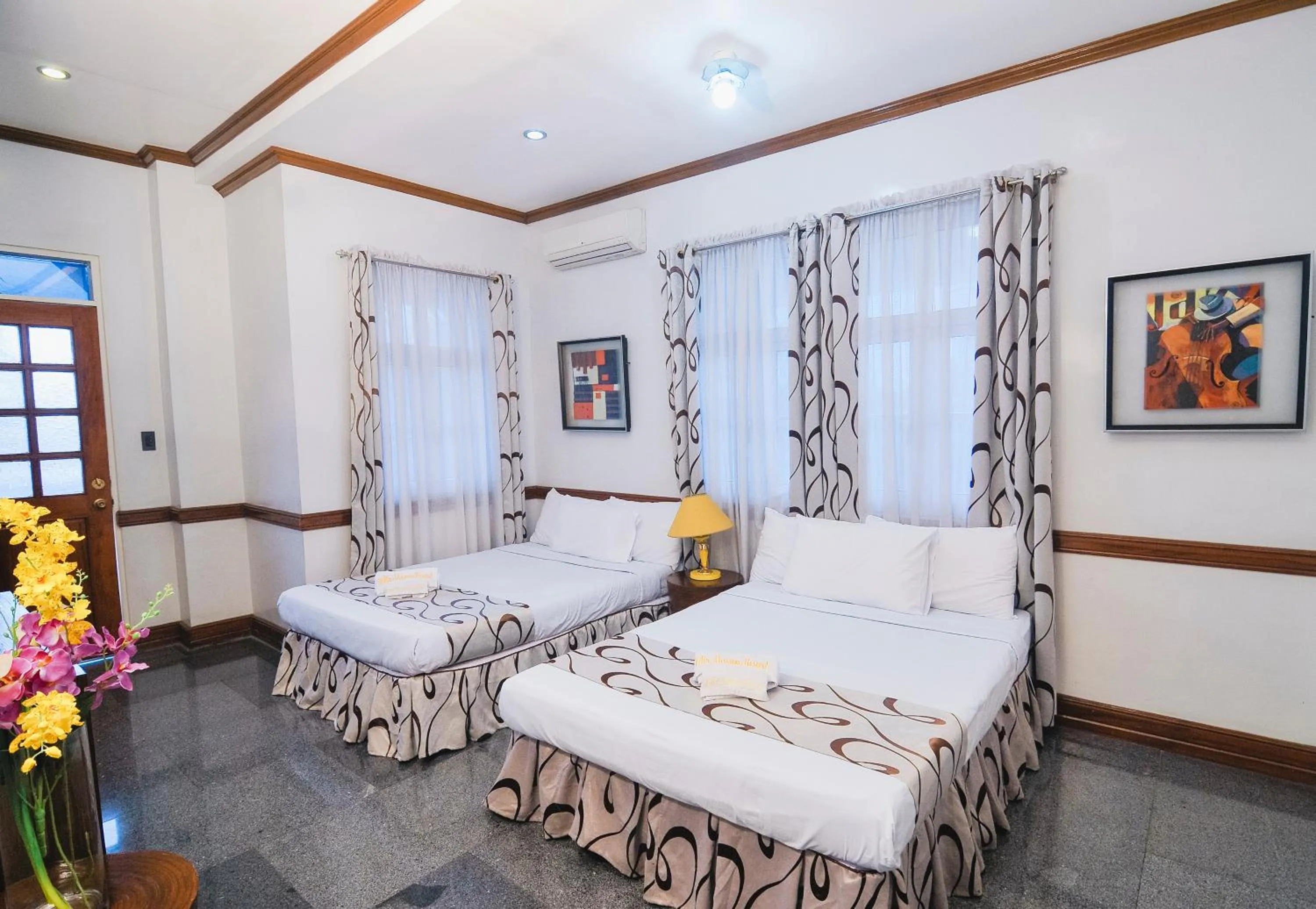 Photo of the whole room, Bed in Villa Jhoana Resort