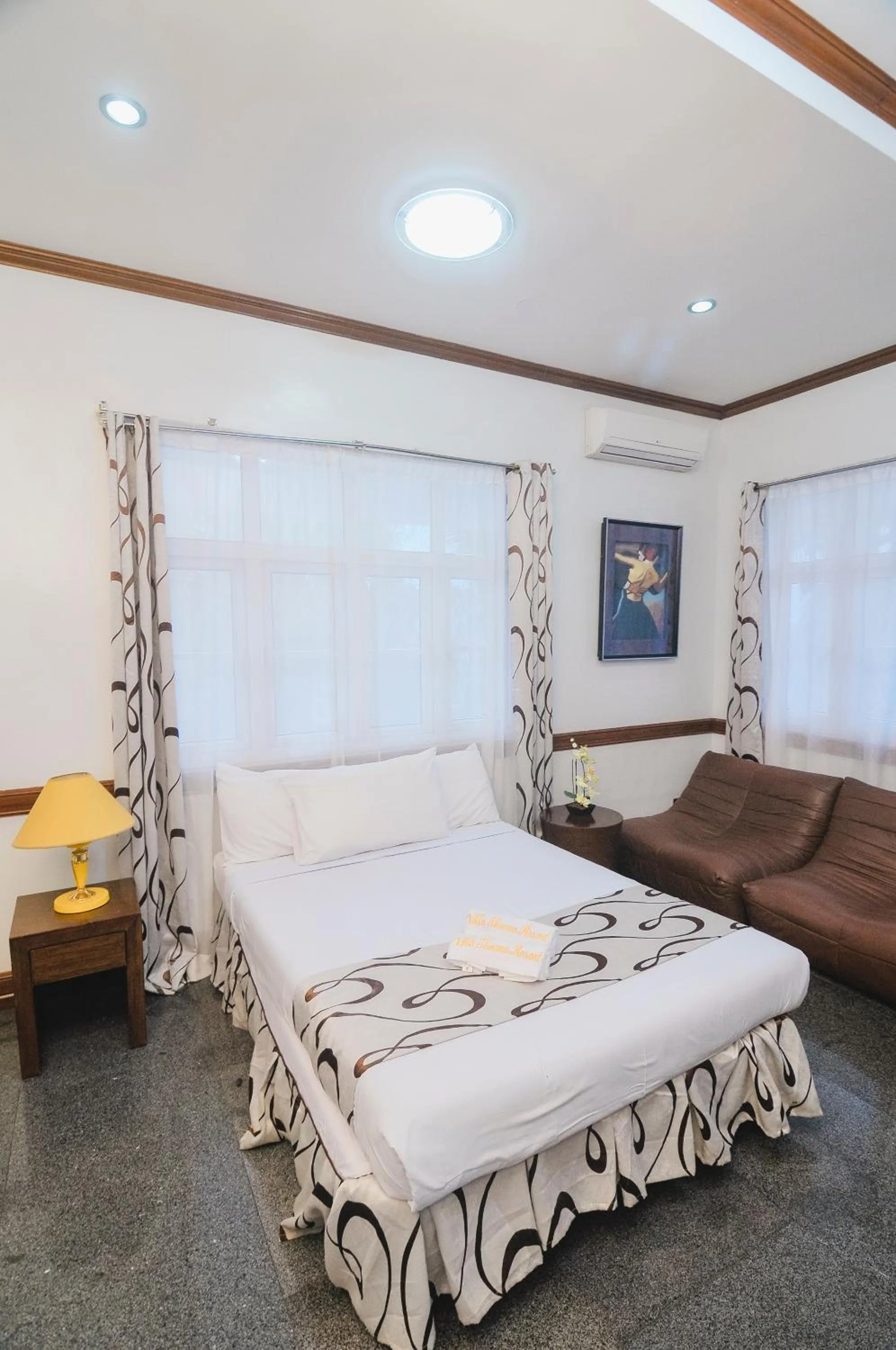 Bed in Villa Jhoana Resort