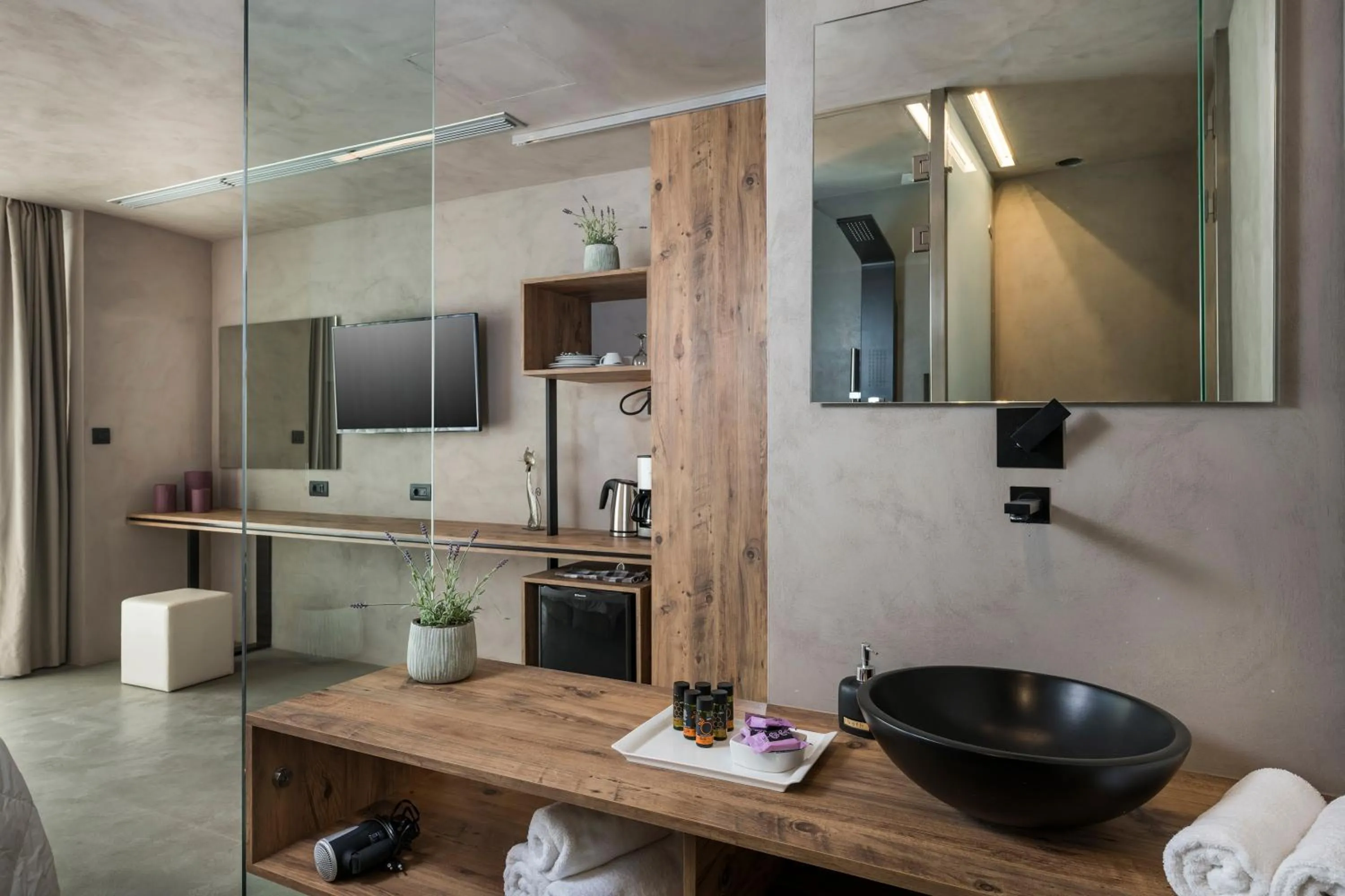 Shower in Icarus Hotel