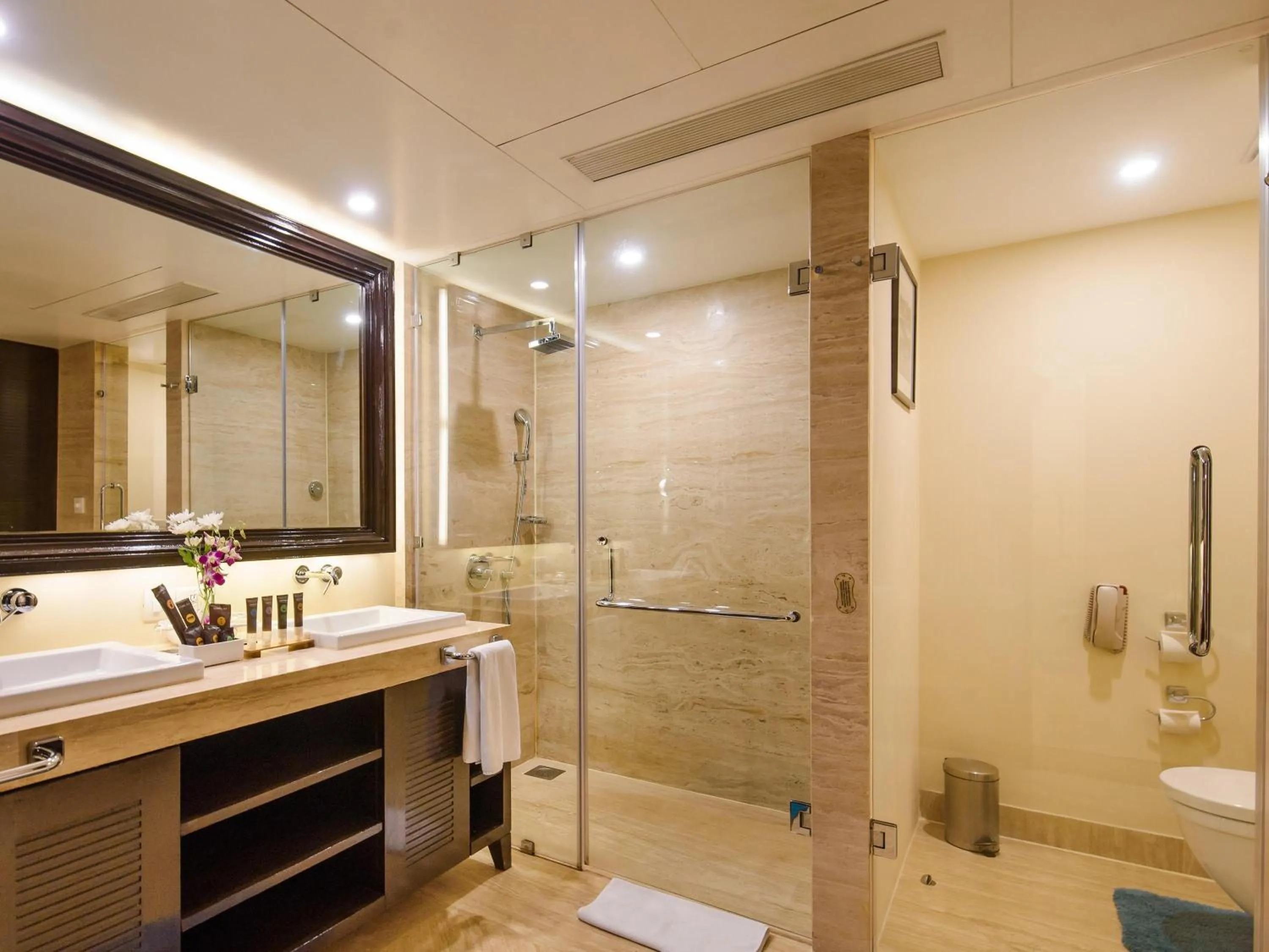 Bedroom in Novotel Goa Resort & Spa Candolim