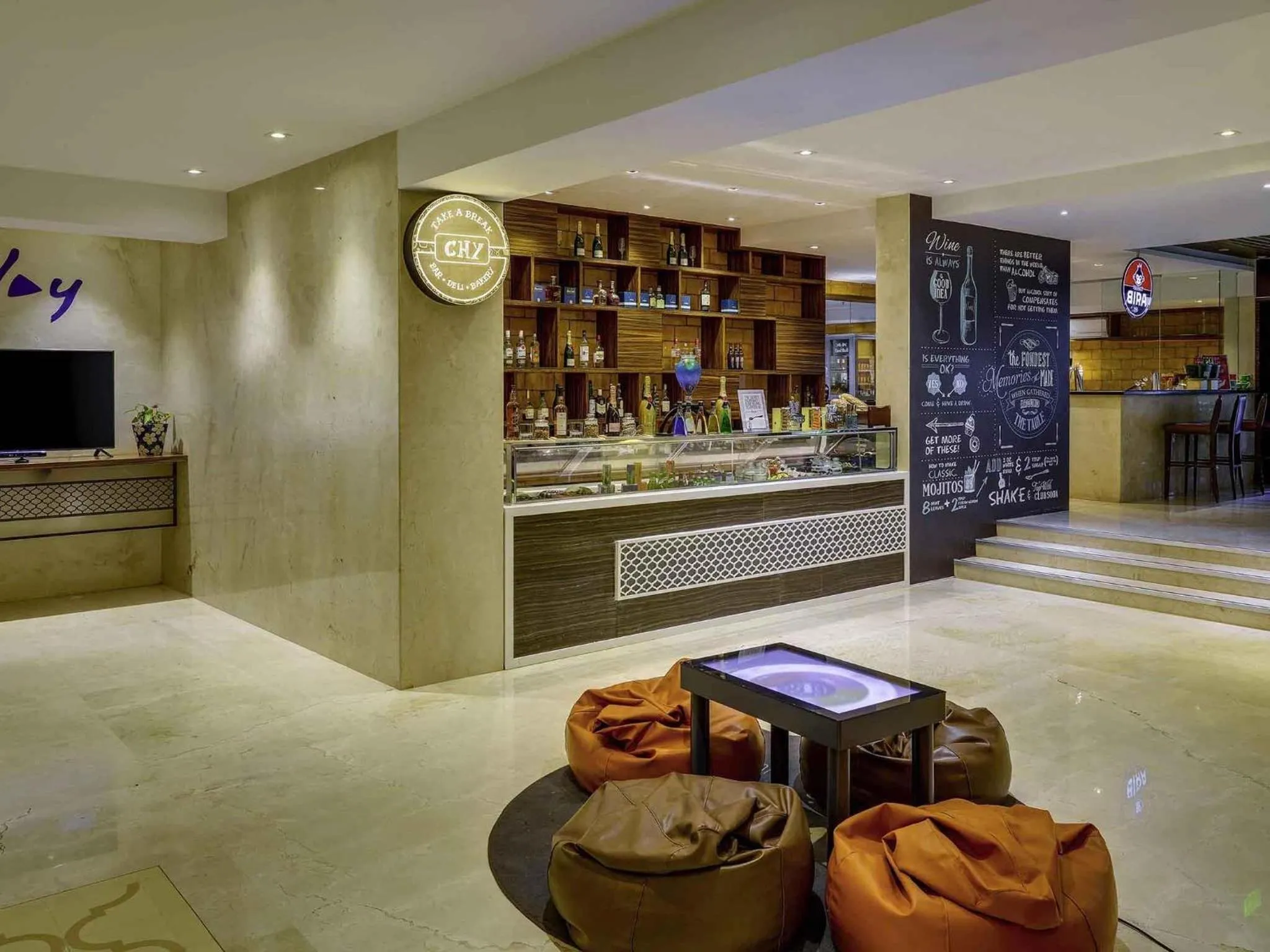 Lounge or bar in Novotel Goa Resort & Spa Candolim