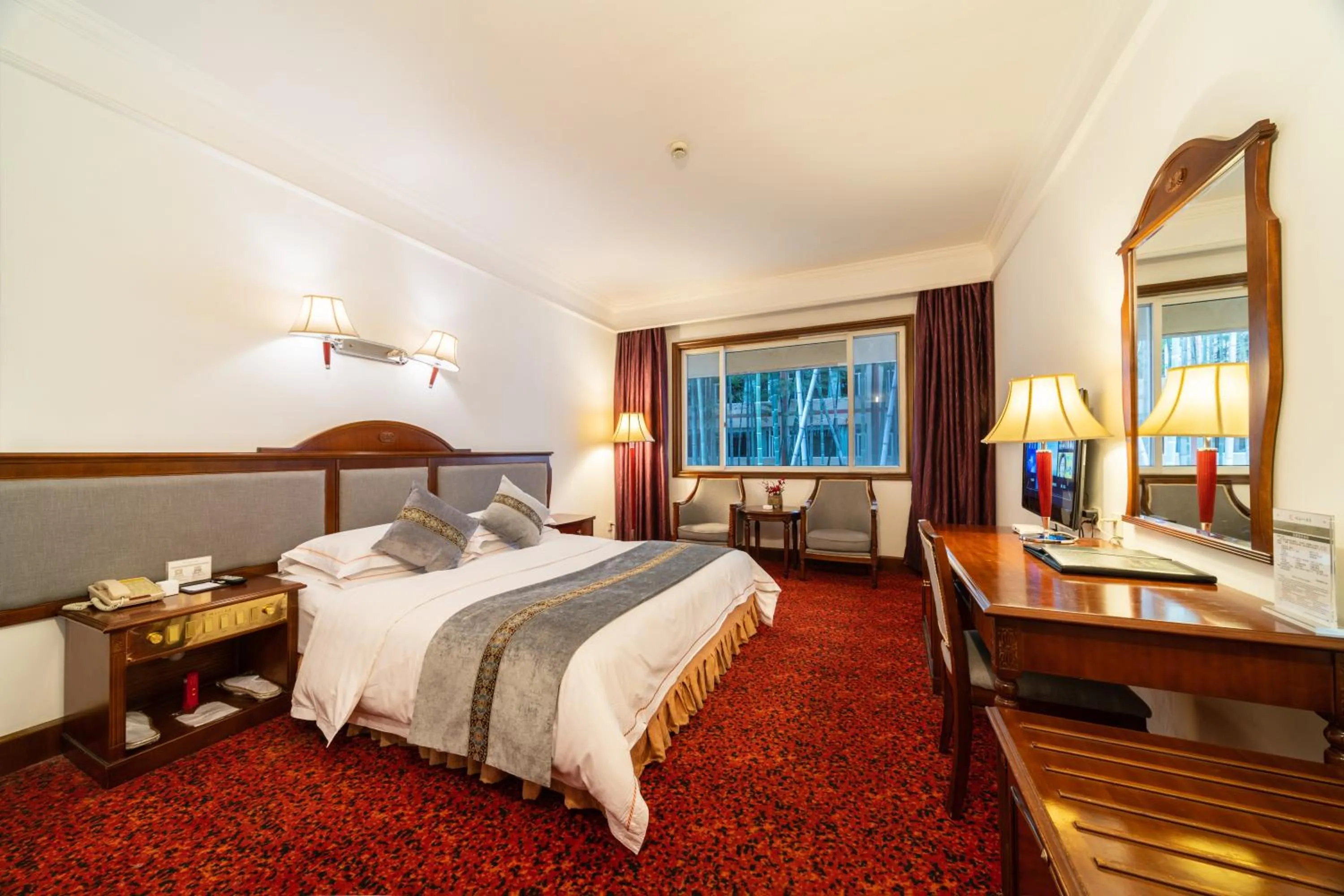 Photo of the whole room, Bed in E-mei Mountain Hotel