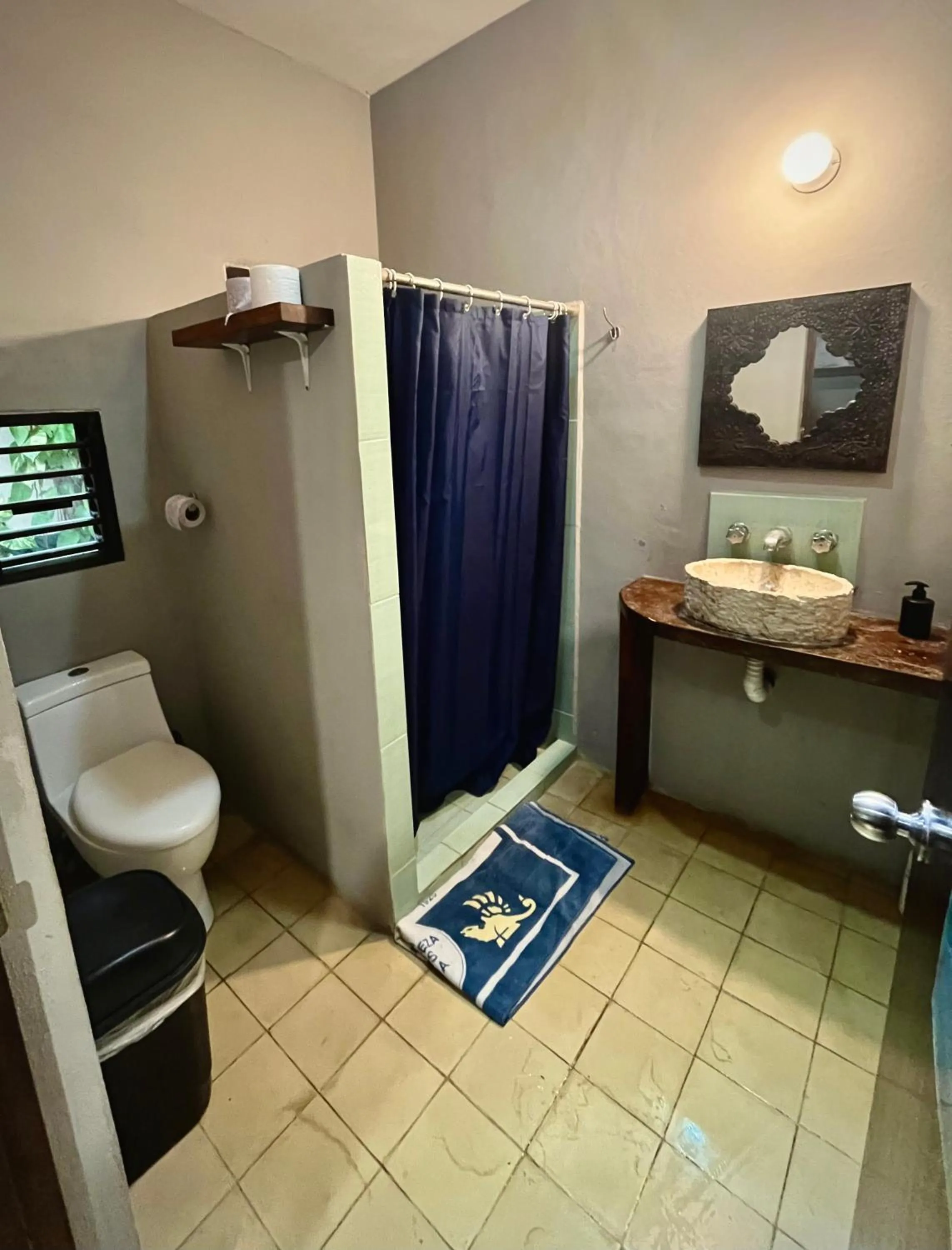 Bathroom in Maui Hostels Tulum