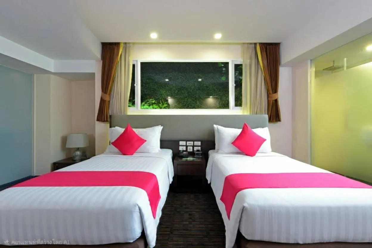 Bed in Hotel Royal Bangkok