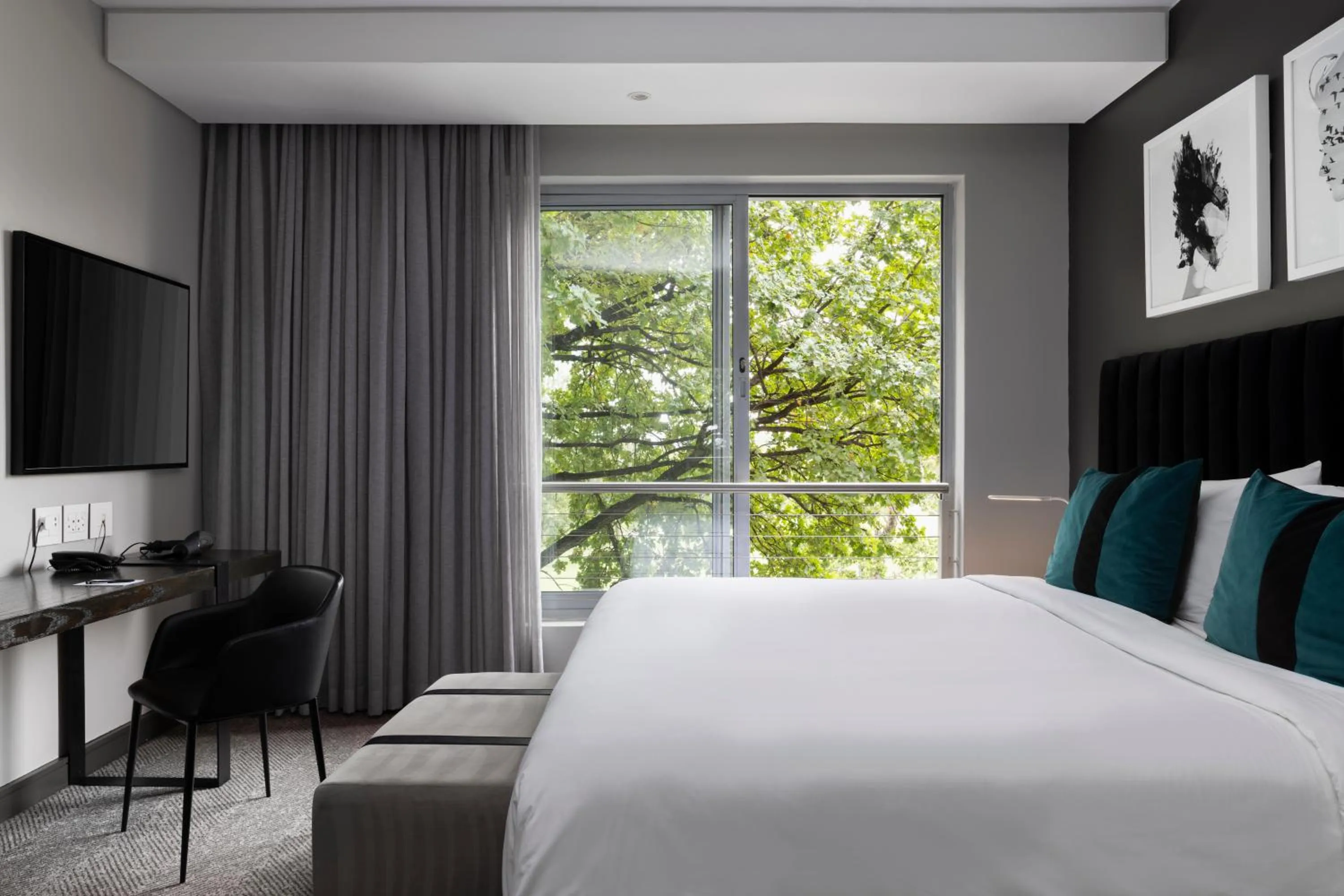 View (from property/room), Bed in The Capital Empire