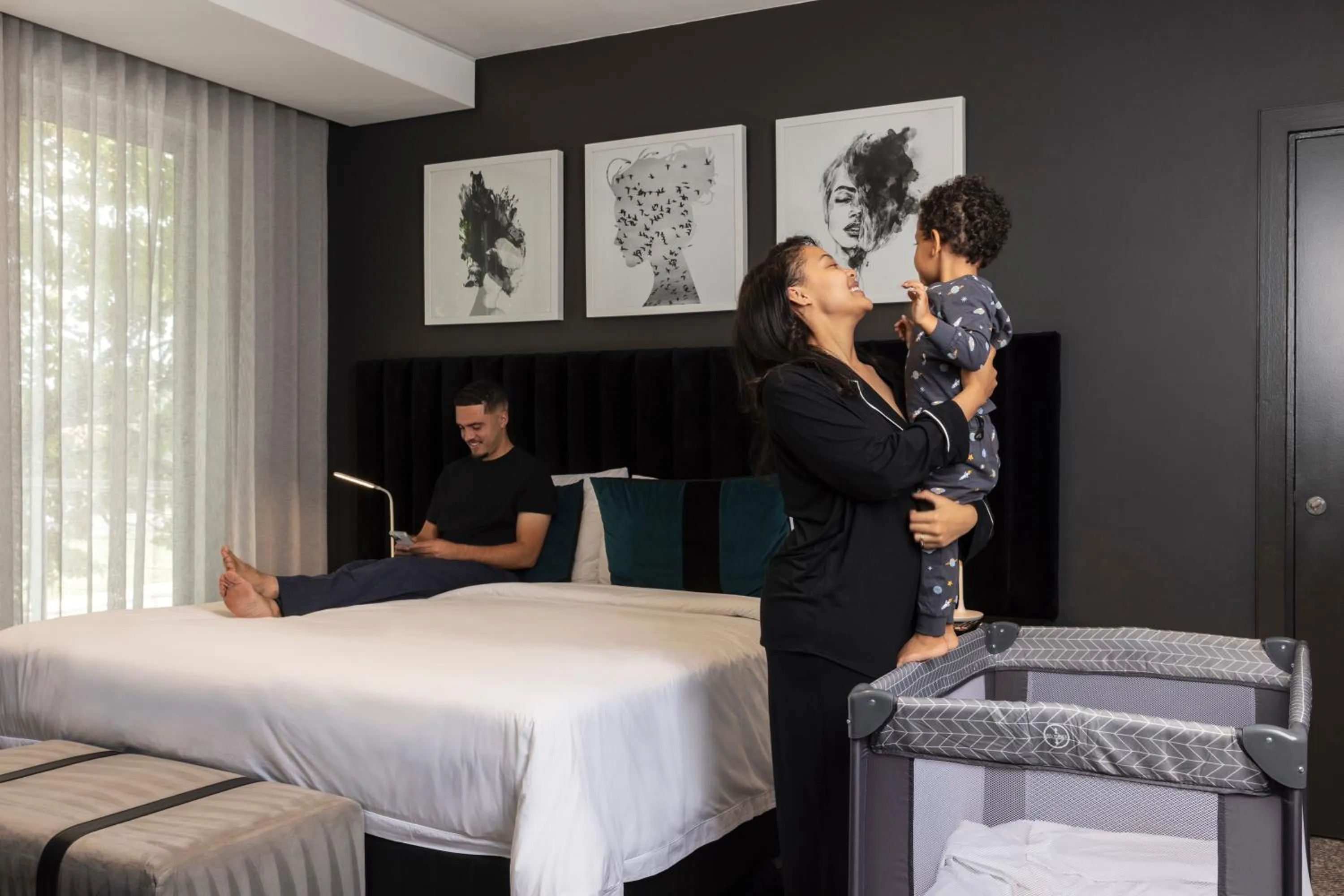 cot in The Capital Empire