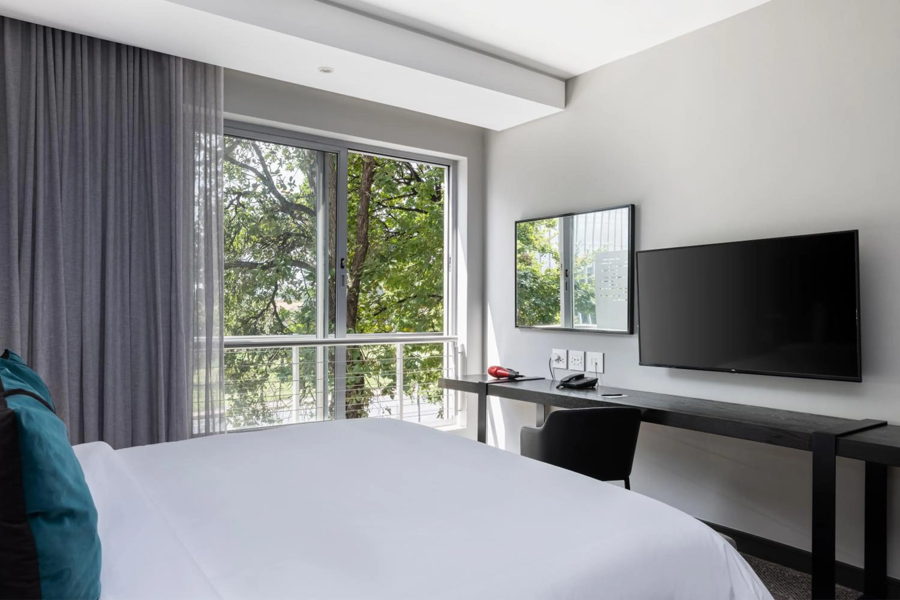 TV and multimedia, Bed in The Capital Empire