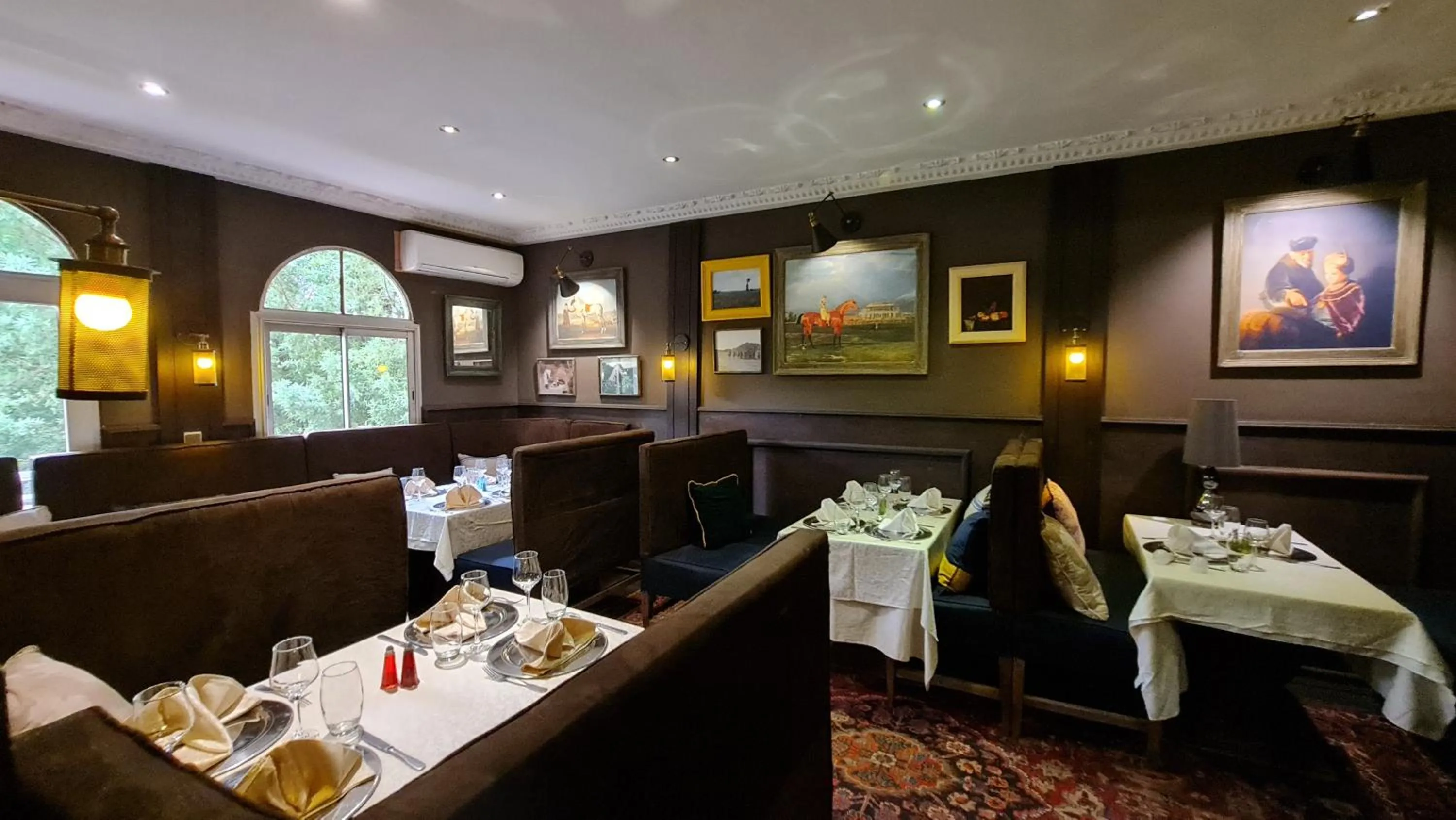 Restaurant/places to eat in Le Loft