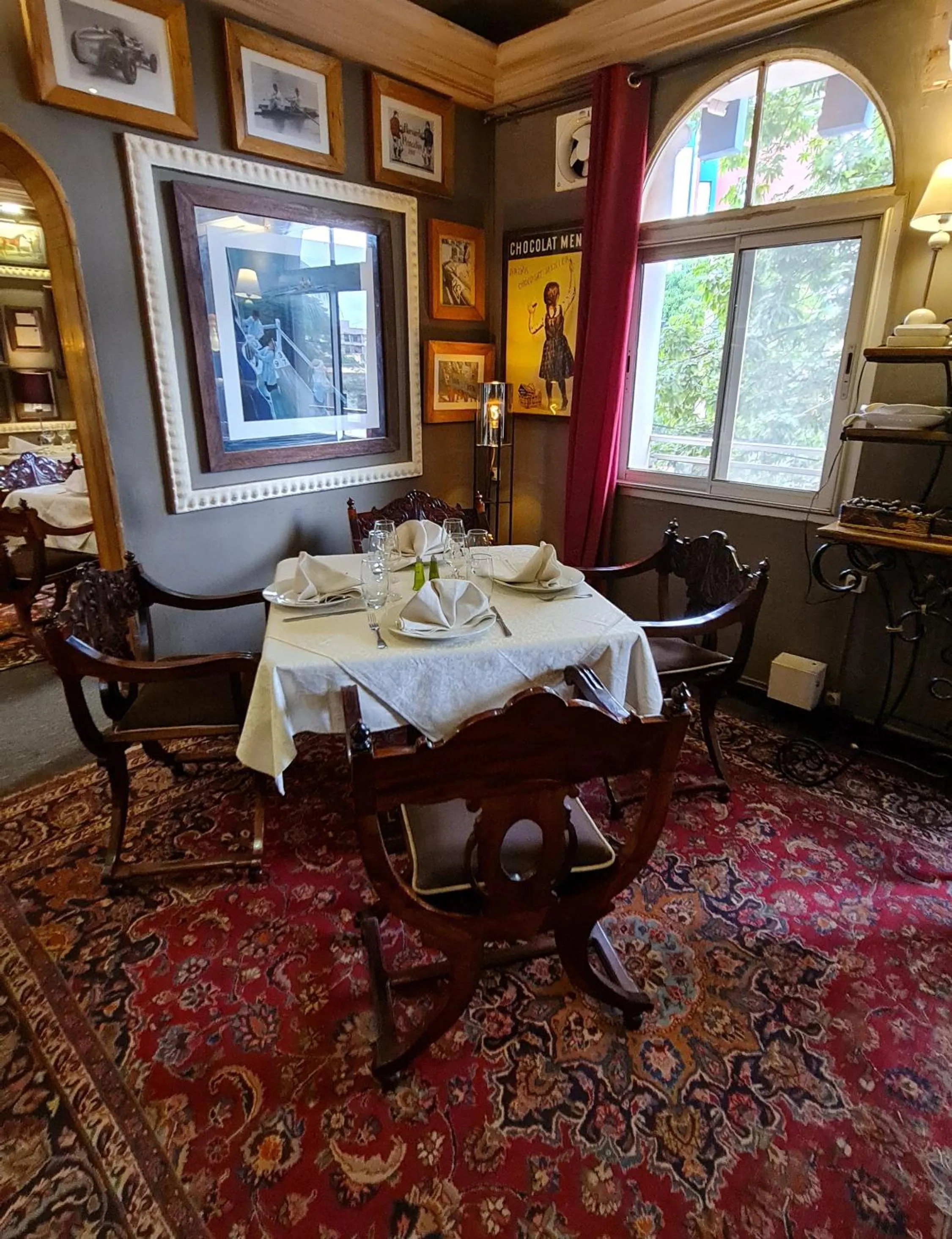 Restaurant/places to eat in Le Loft
