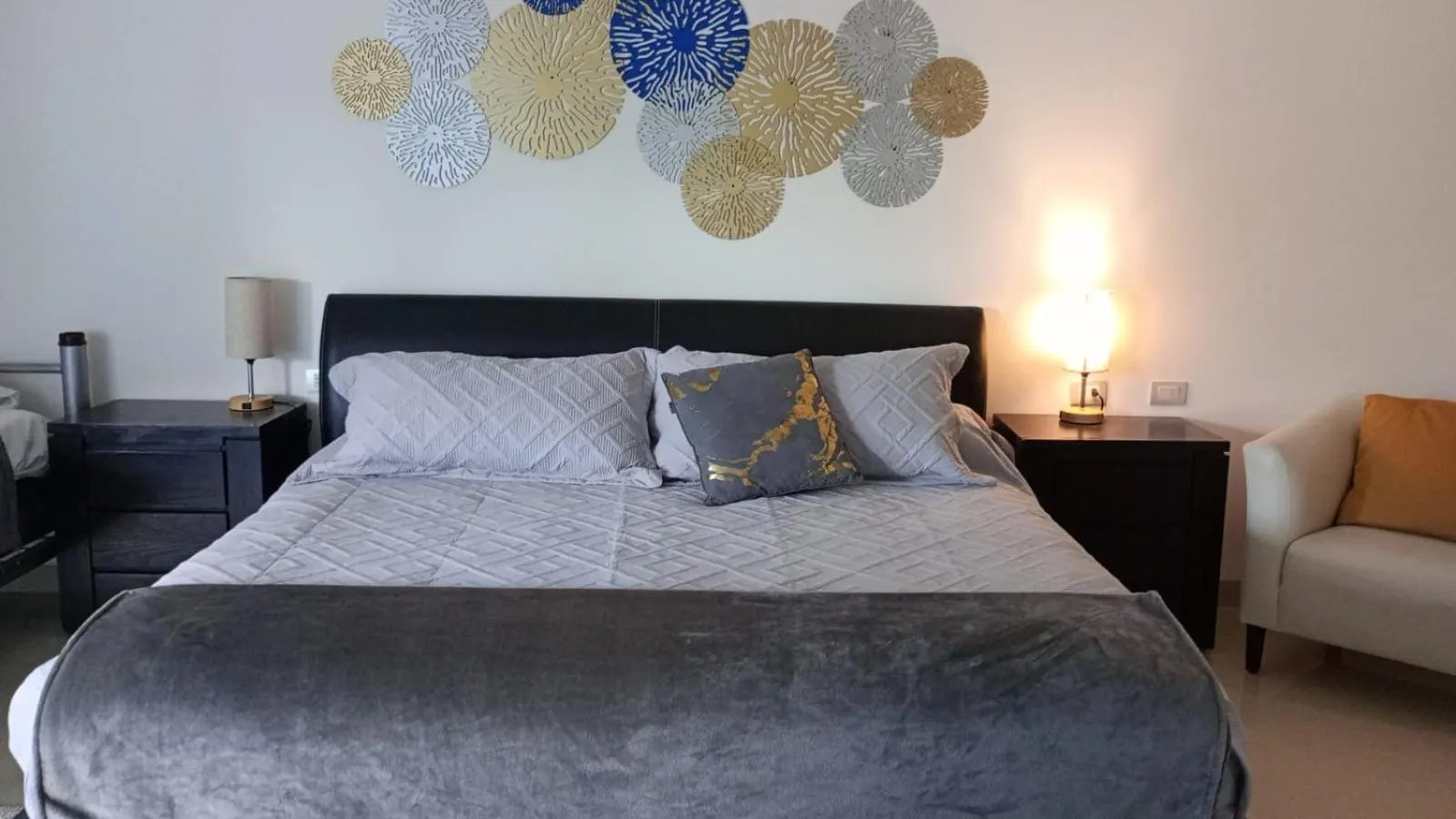 Bed in Mareazul Beachfront Resort - Casa Ancora