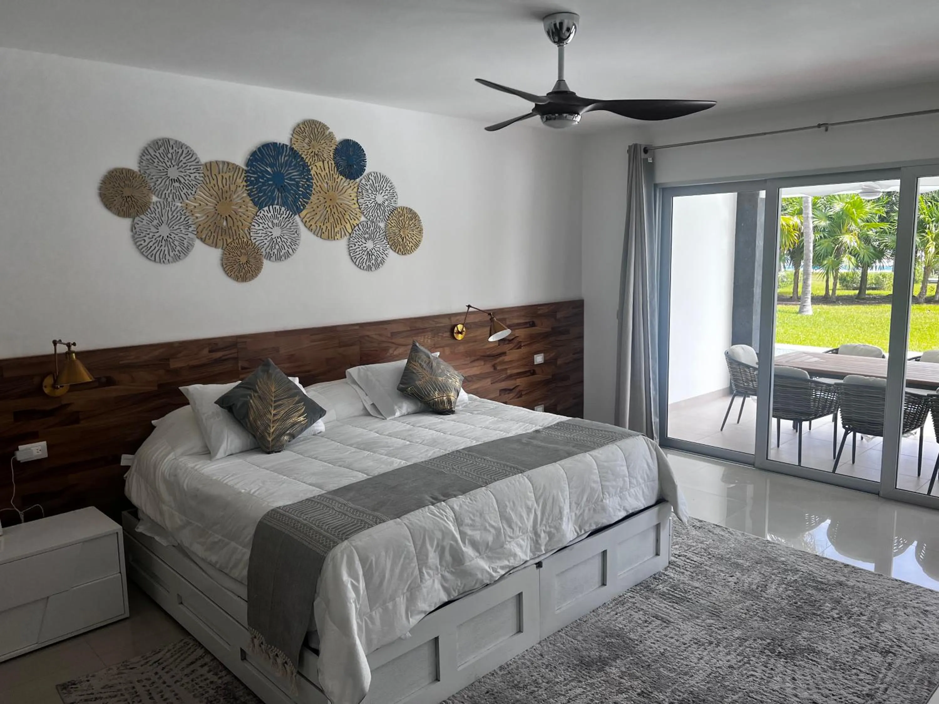 Bed in Mareazul Beachfront Resort - Casa Ancora