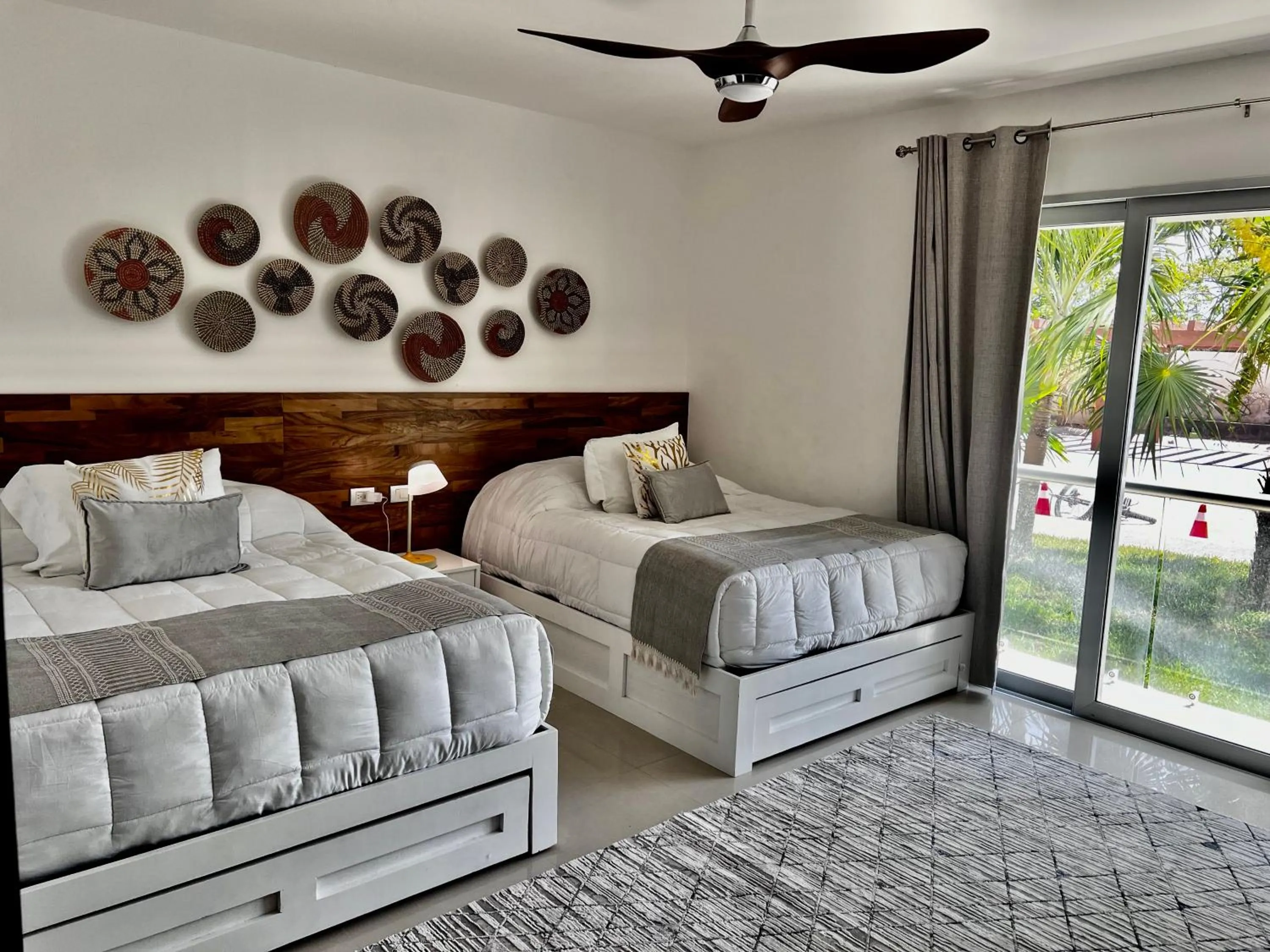 Bed in Mareazul Beachfront Resort - Casa Ancora