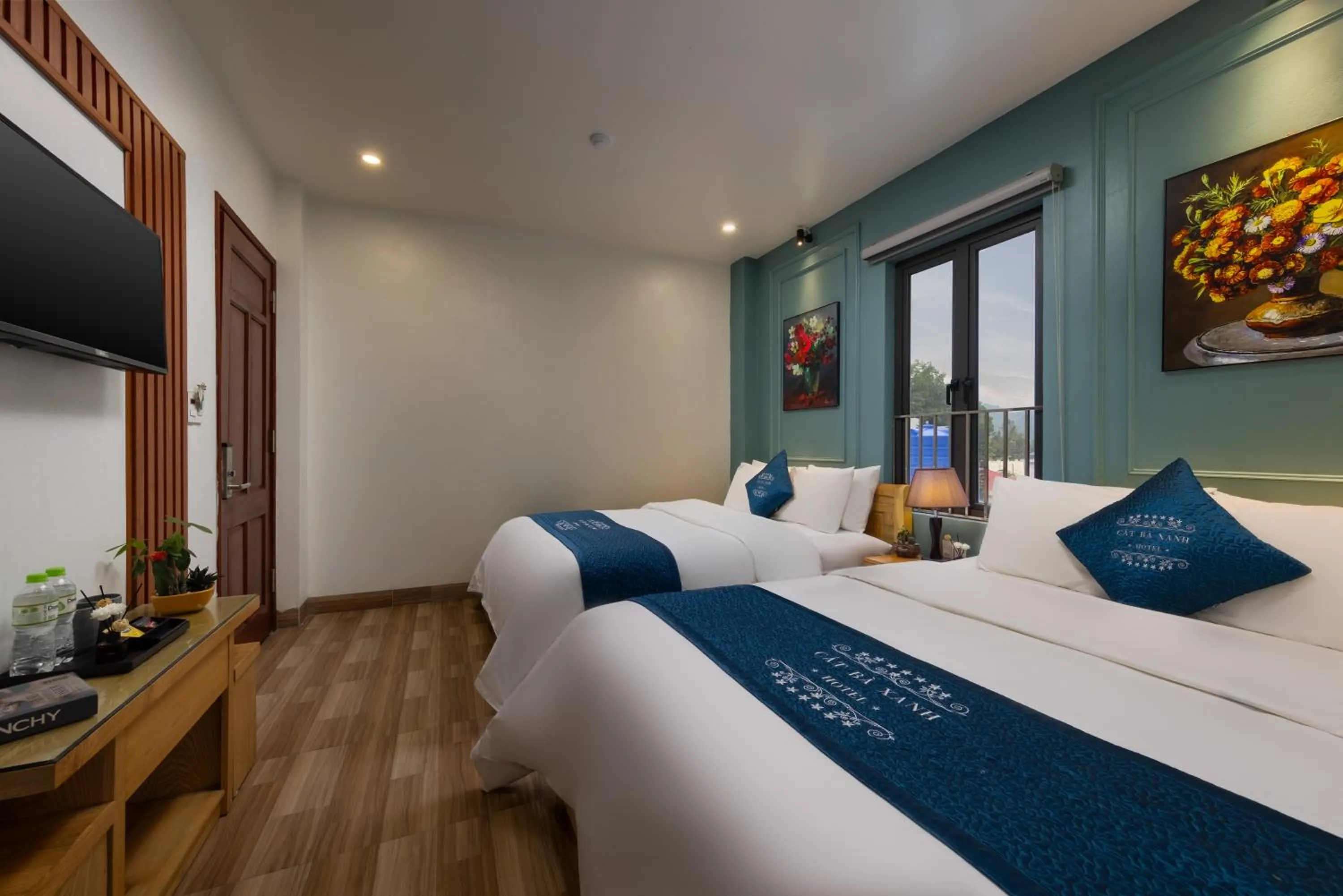 Bed in Cat Ba Xanh Spring Garden Hotel