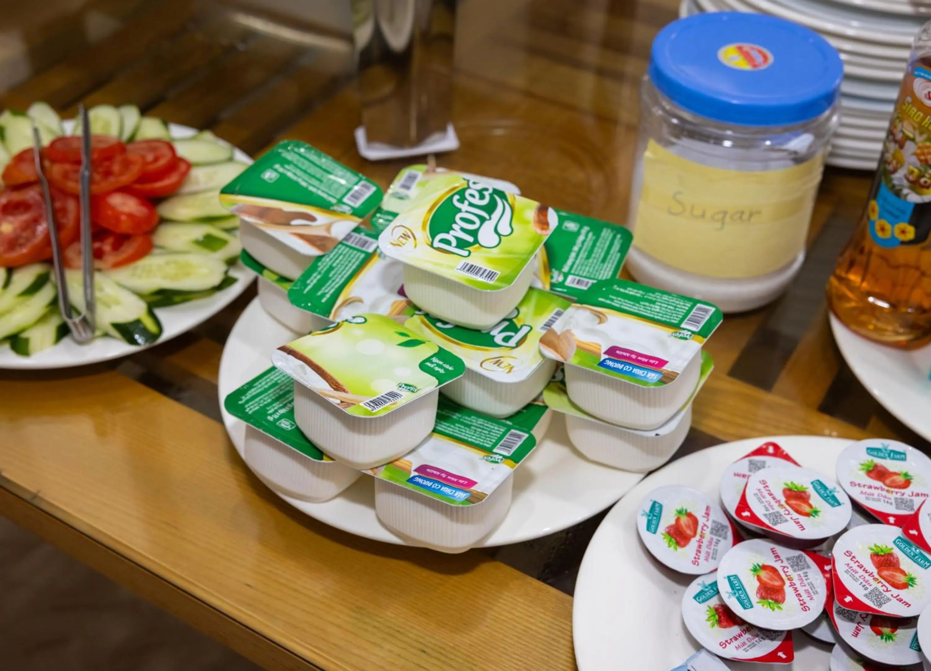 Breakfast in Cat Ba Xanh Spring Garden Hotel