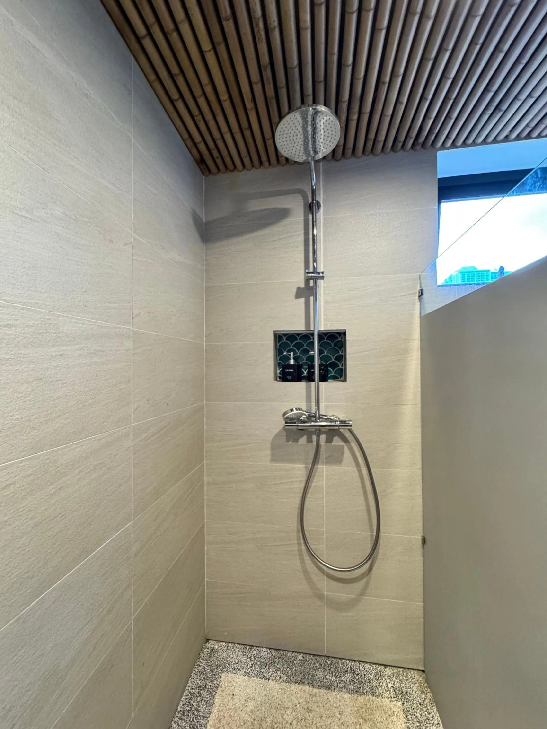 Shower in LUK Inn Hotel - An Thượng, Đà Nẵng