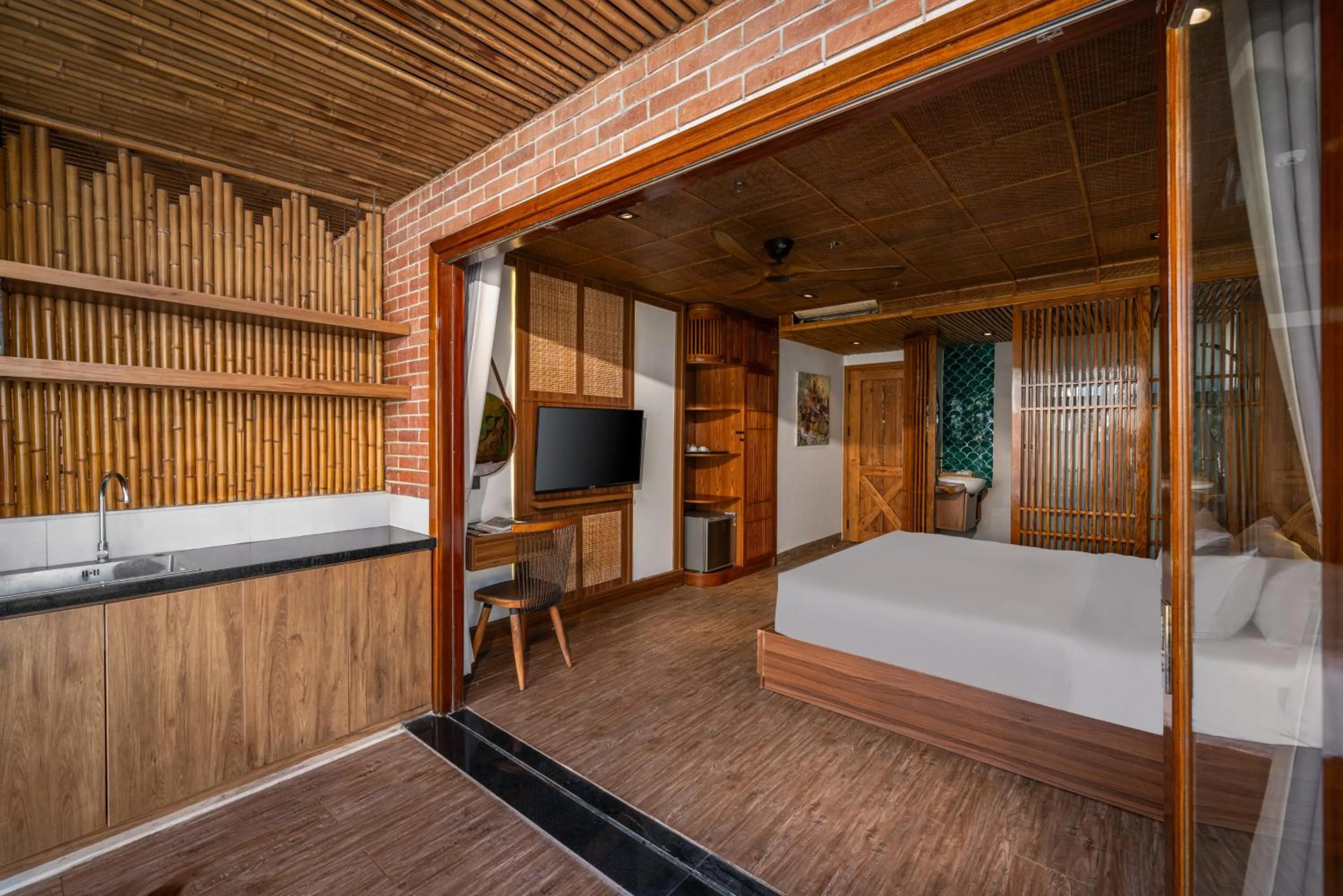 Bed in LUK Inn Hotel - An Thuong, Da Nang