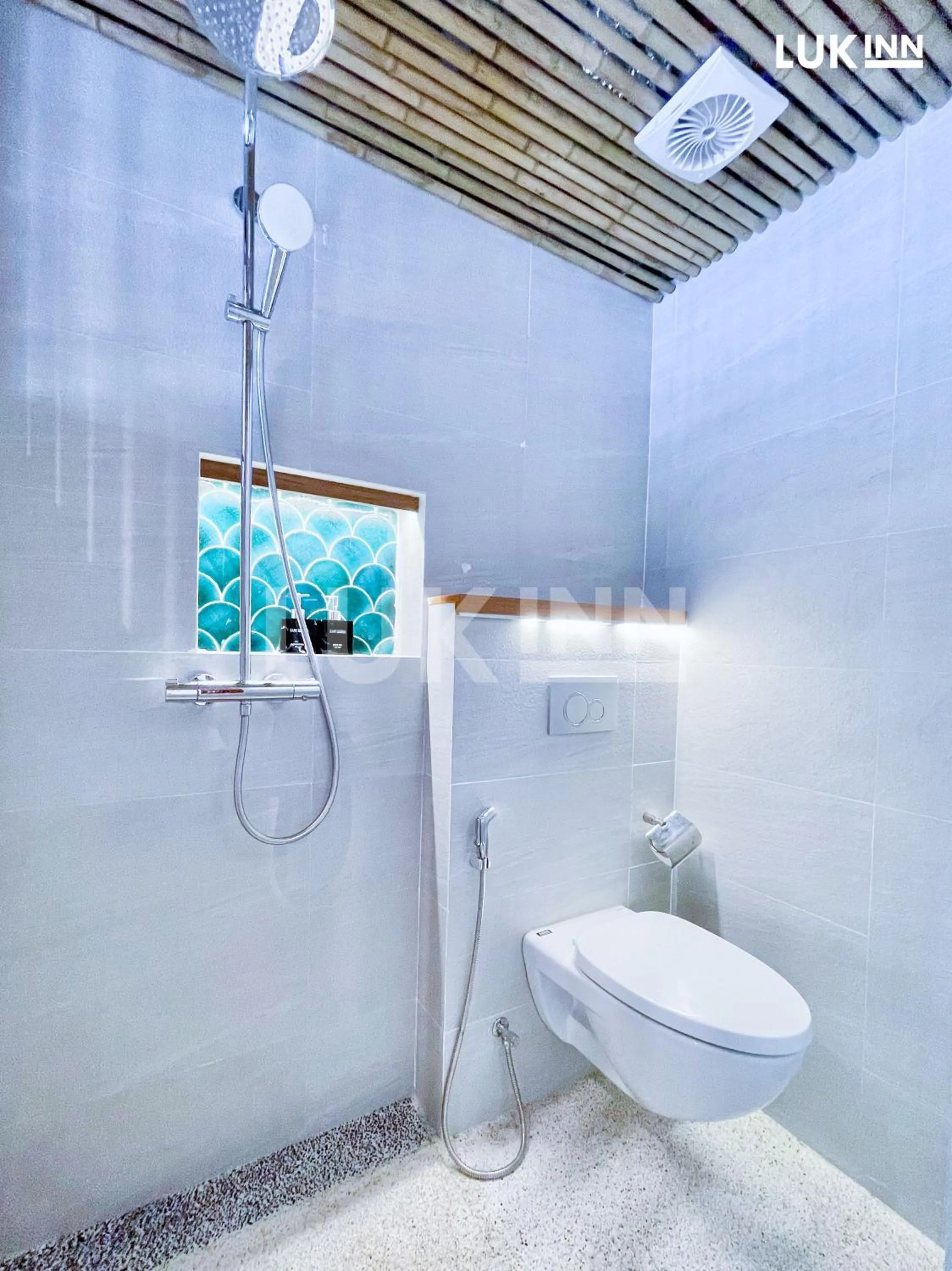 Toilet in LUK Inn Hotel - An Thượng, Đà Nẵng
