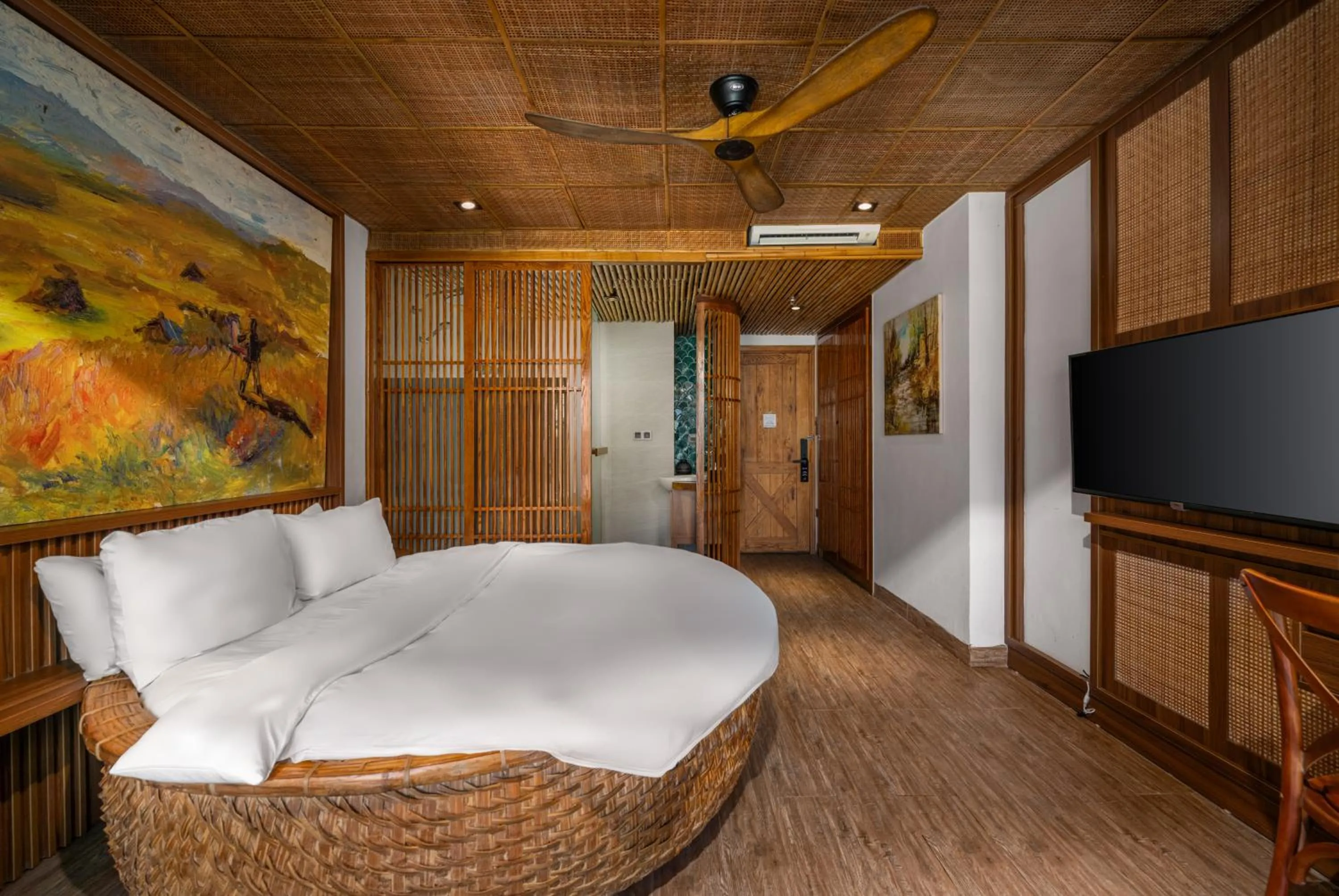 Bed in LUK Inn Hotel - An Thuong, Da Nang