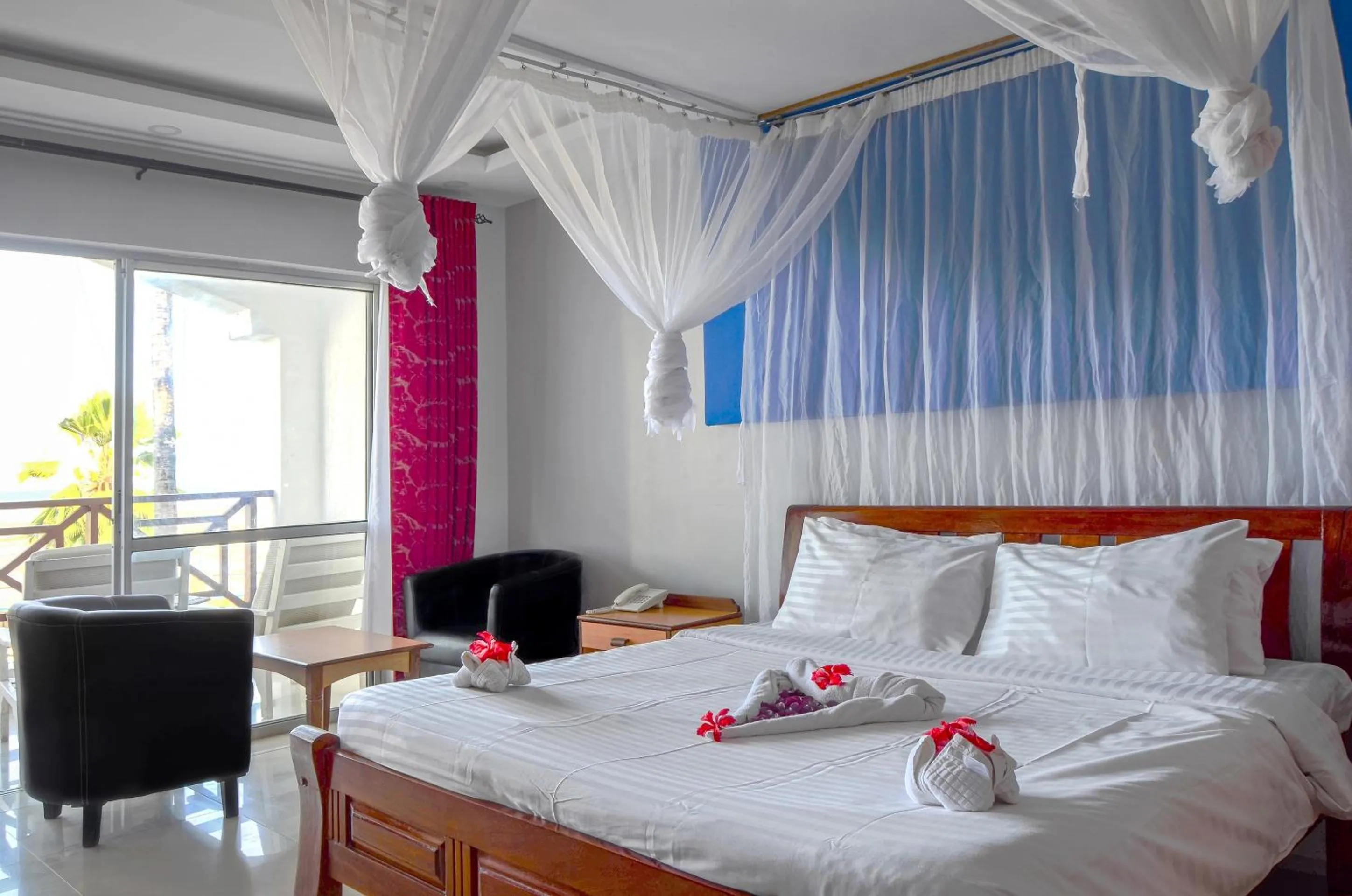 Bed in Sai Rock Beach Hotel & Spa