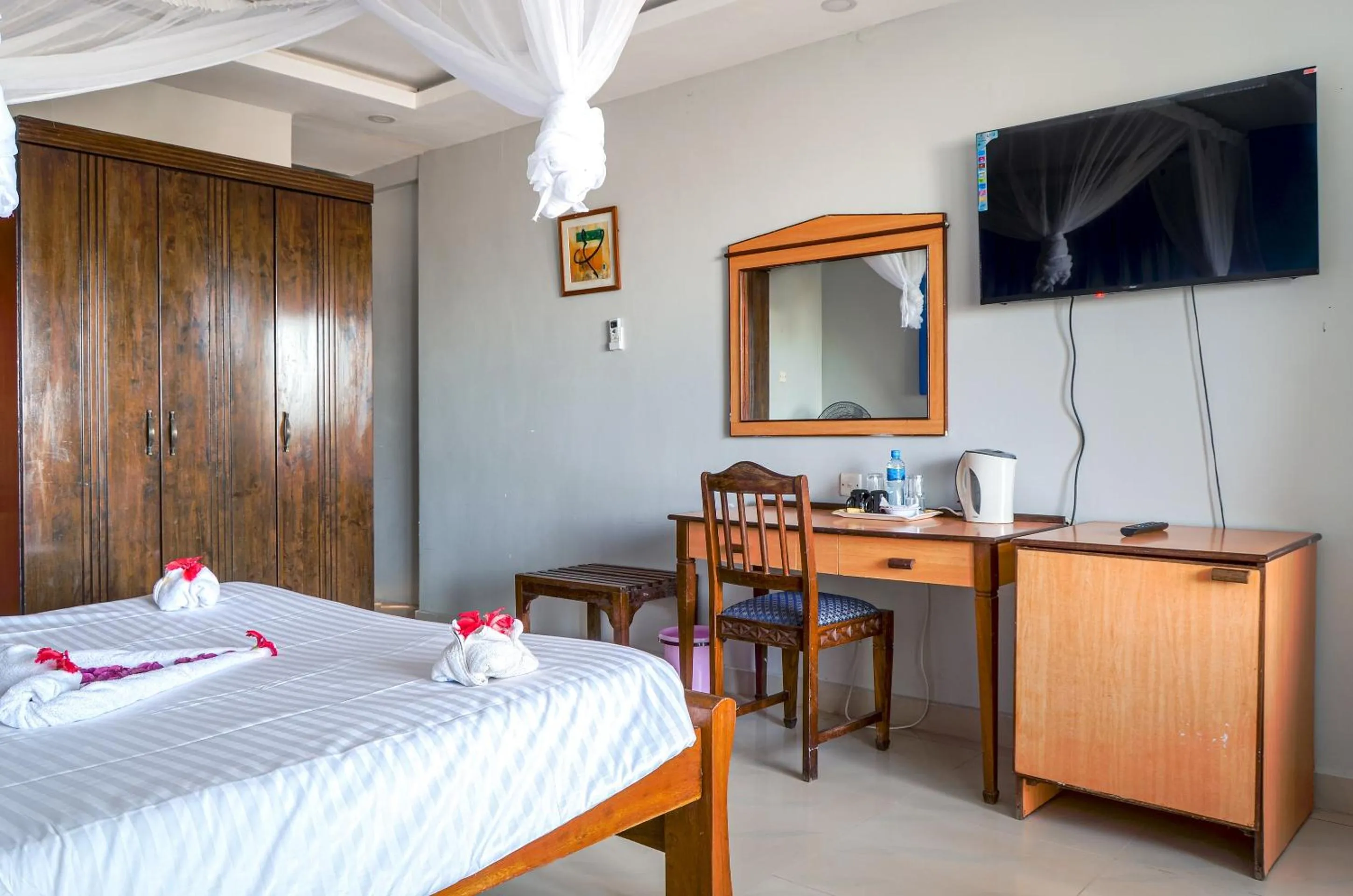 Bed in Sai Rock Beach Hotel & Spa