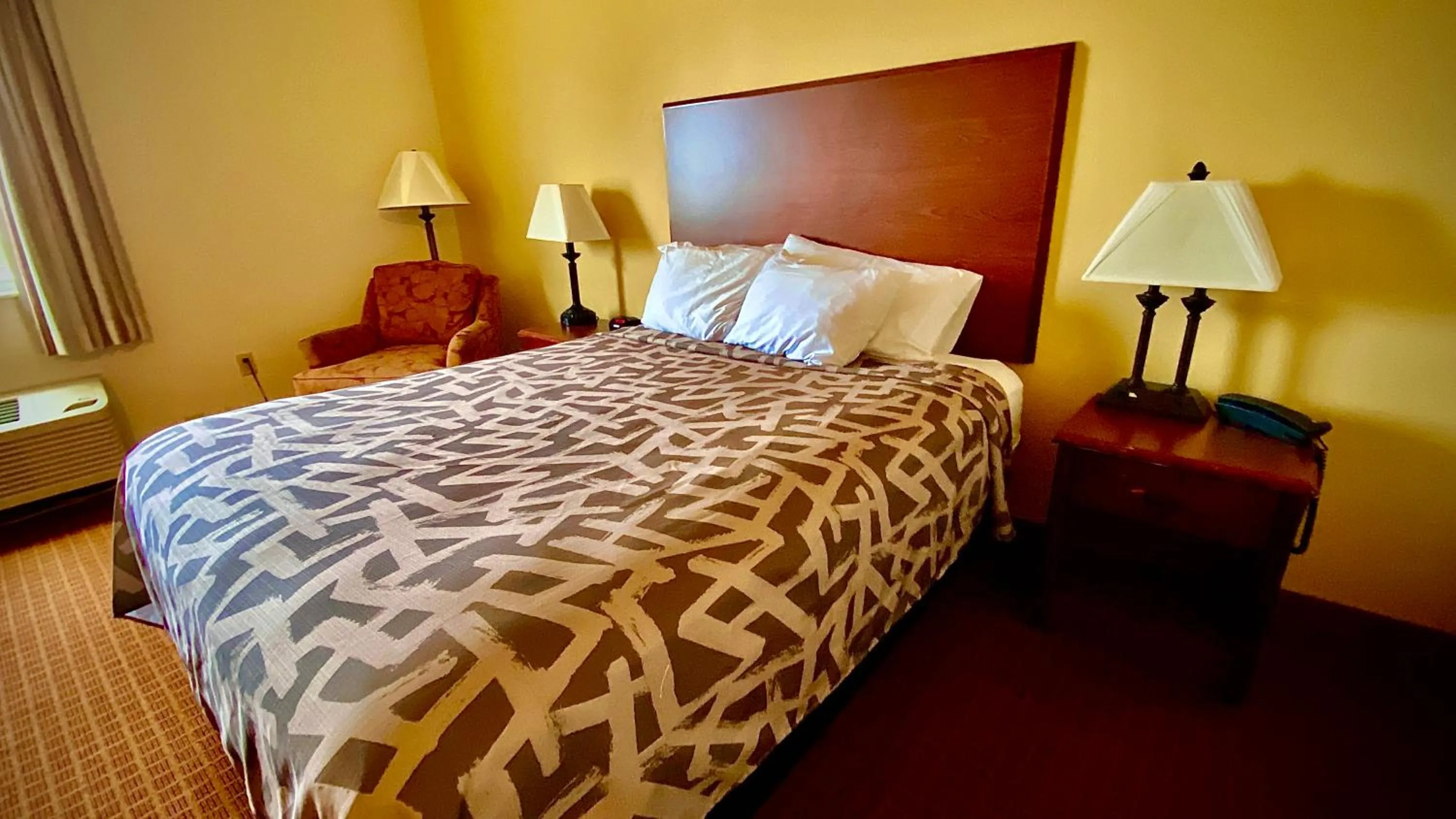 View (from property/room), Bed in Park View Inn & Suites, Hoisington