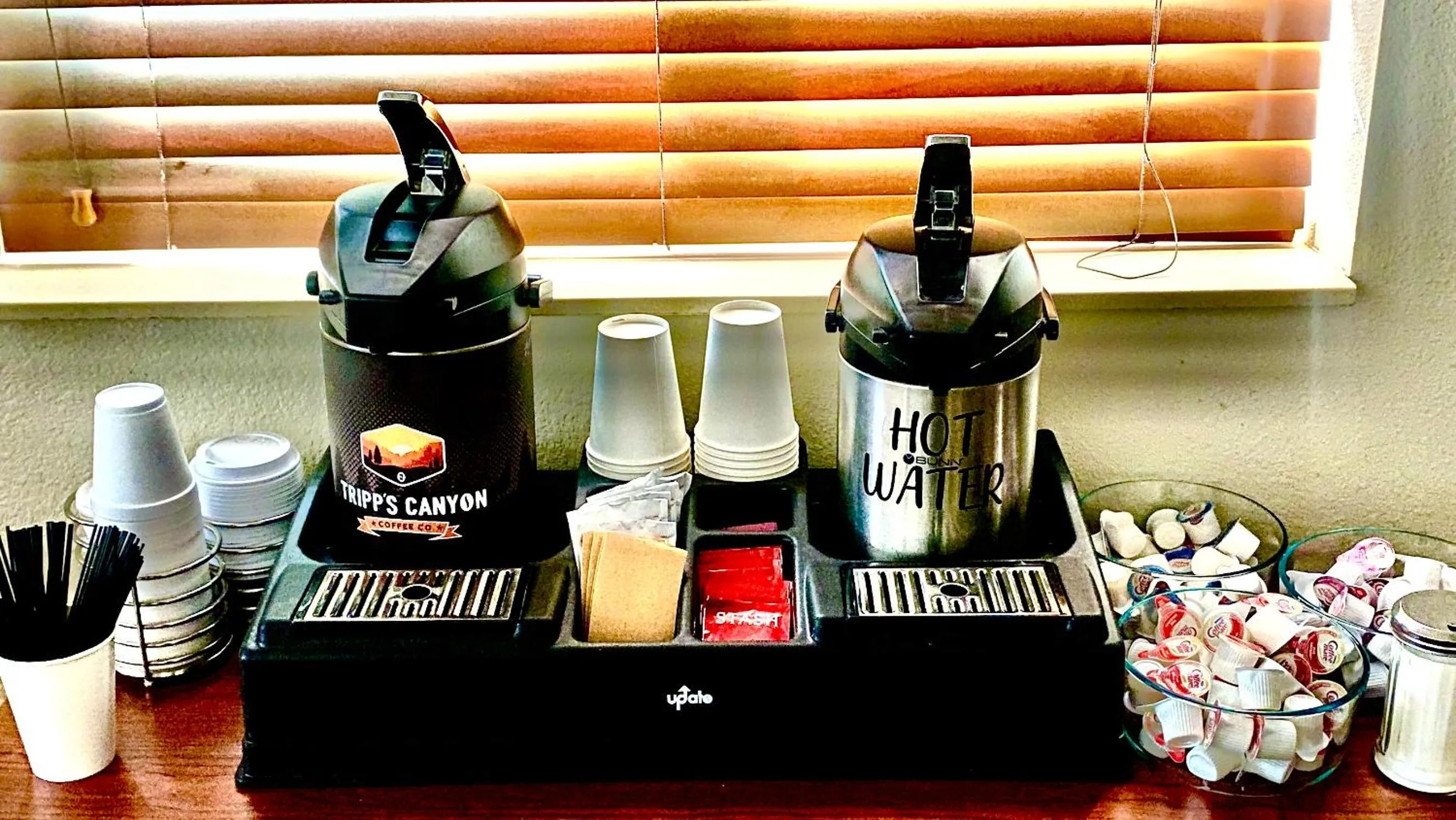 Coffee/tea facilities in Park View Inn & Suites, Hoisington