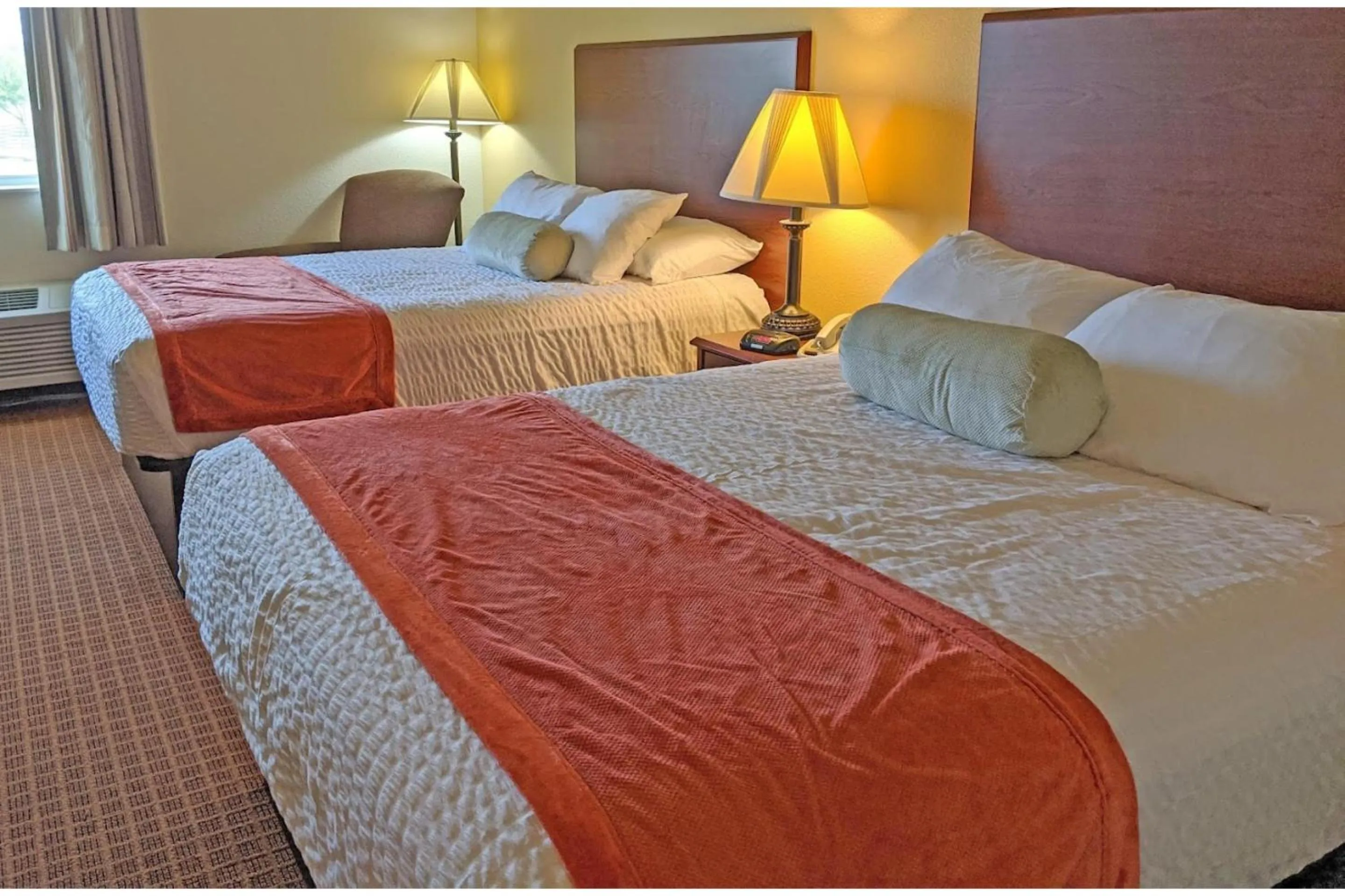 Bedroom, Bed in Park View Inn & Suites, Hoisington