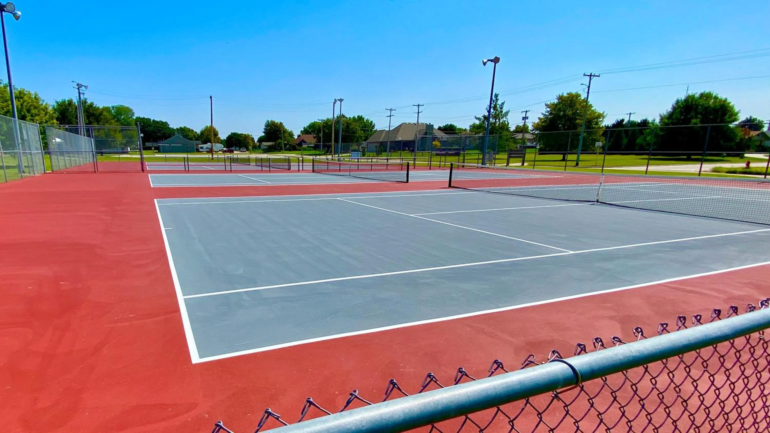 Tennis court in Park View Inn & Suites, Hoisington