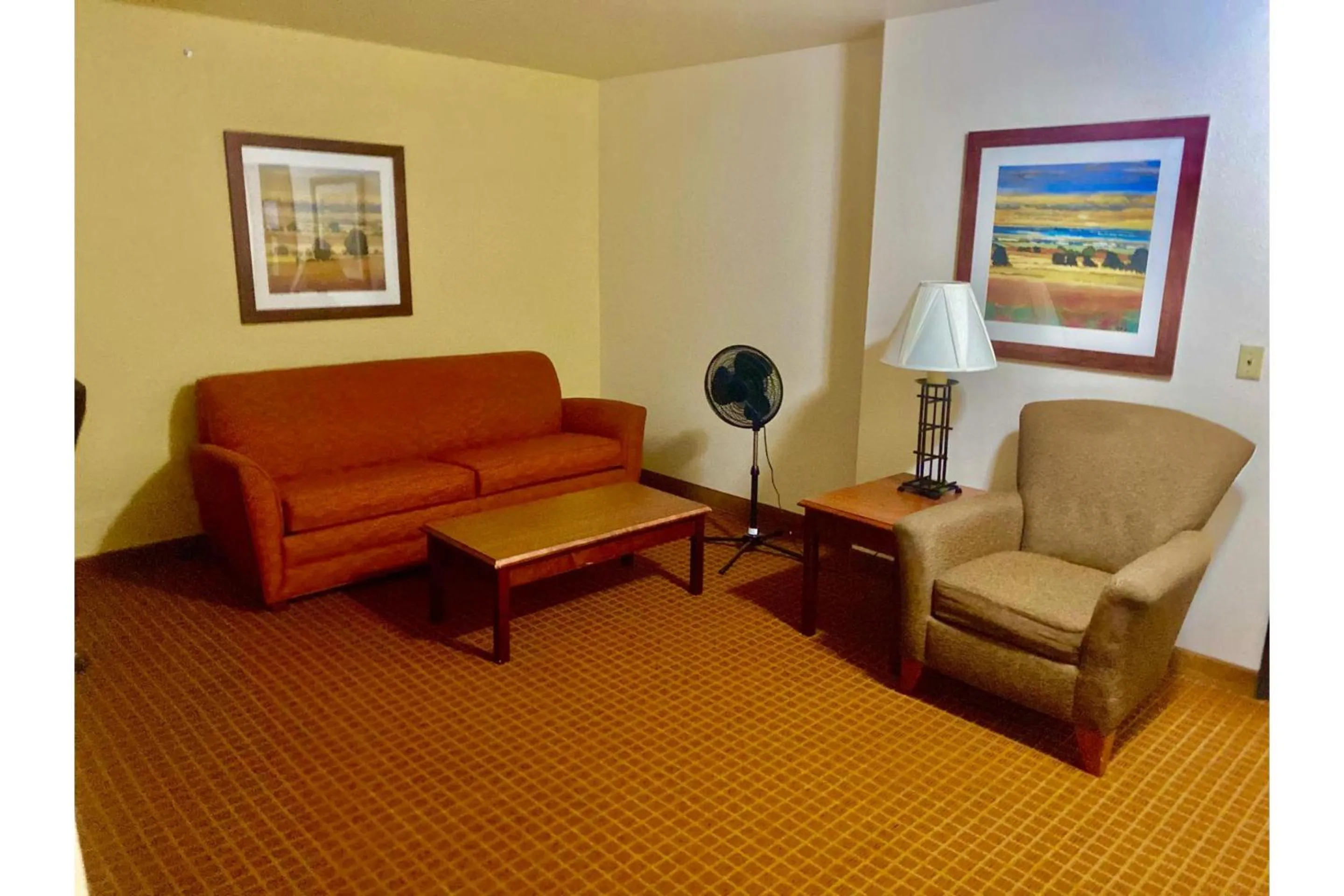 Bedroom in Park View Inn & Suites, Hoisington