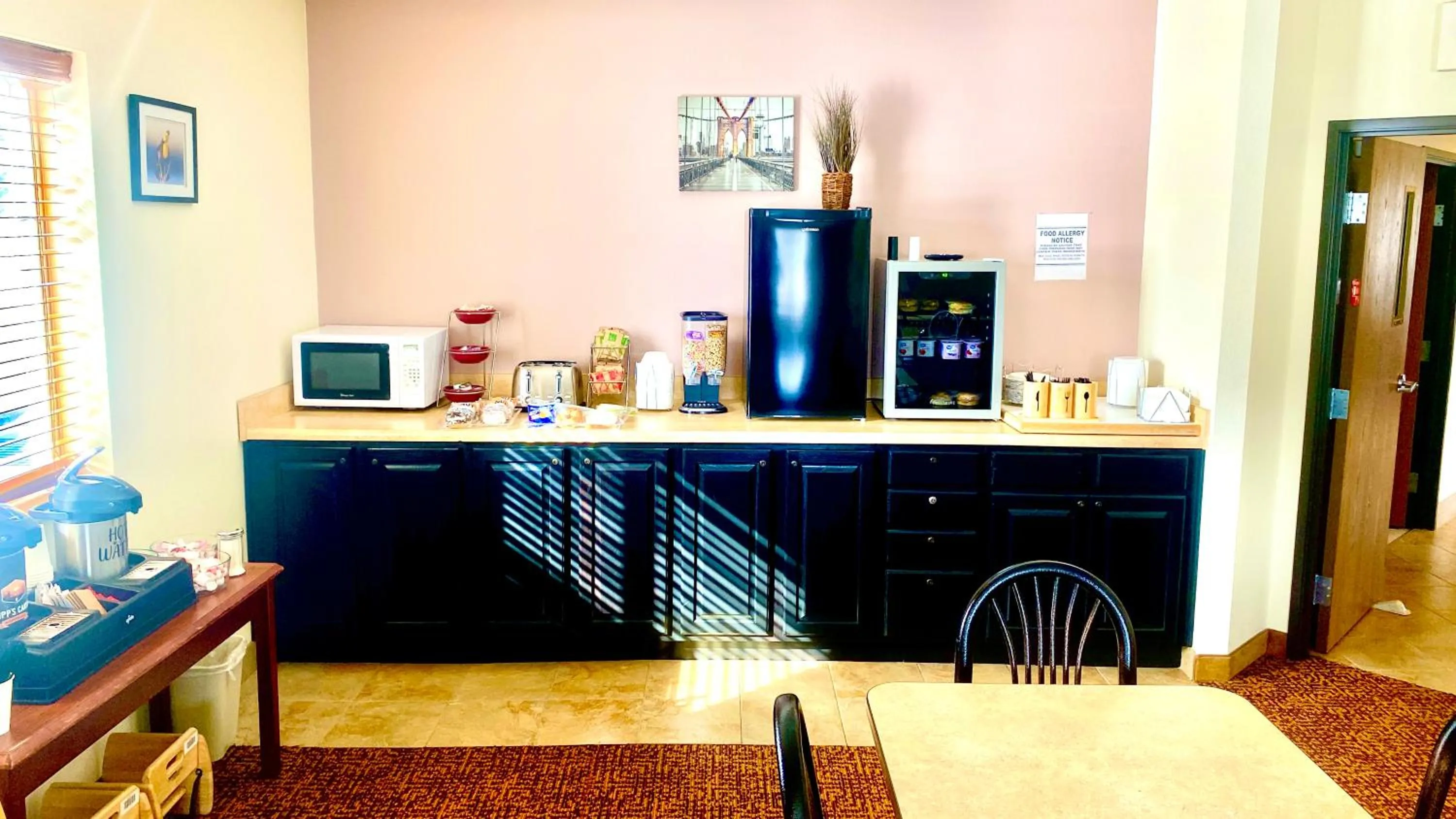 Breakfast in Park View Inn & Suites, Hoisington