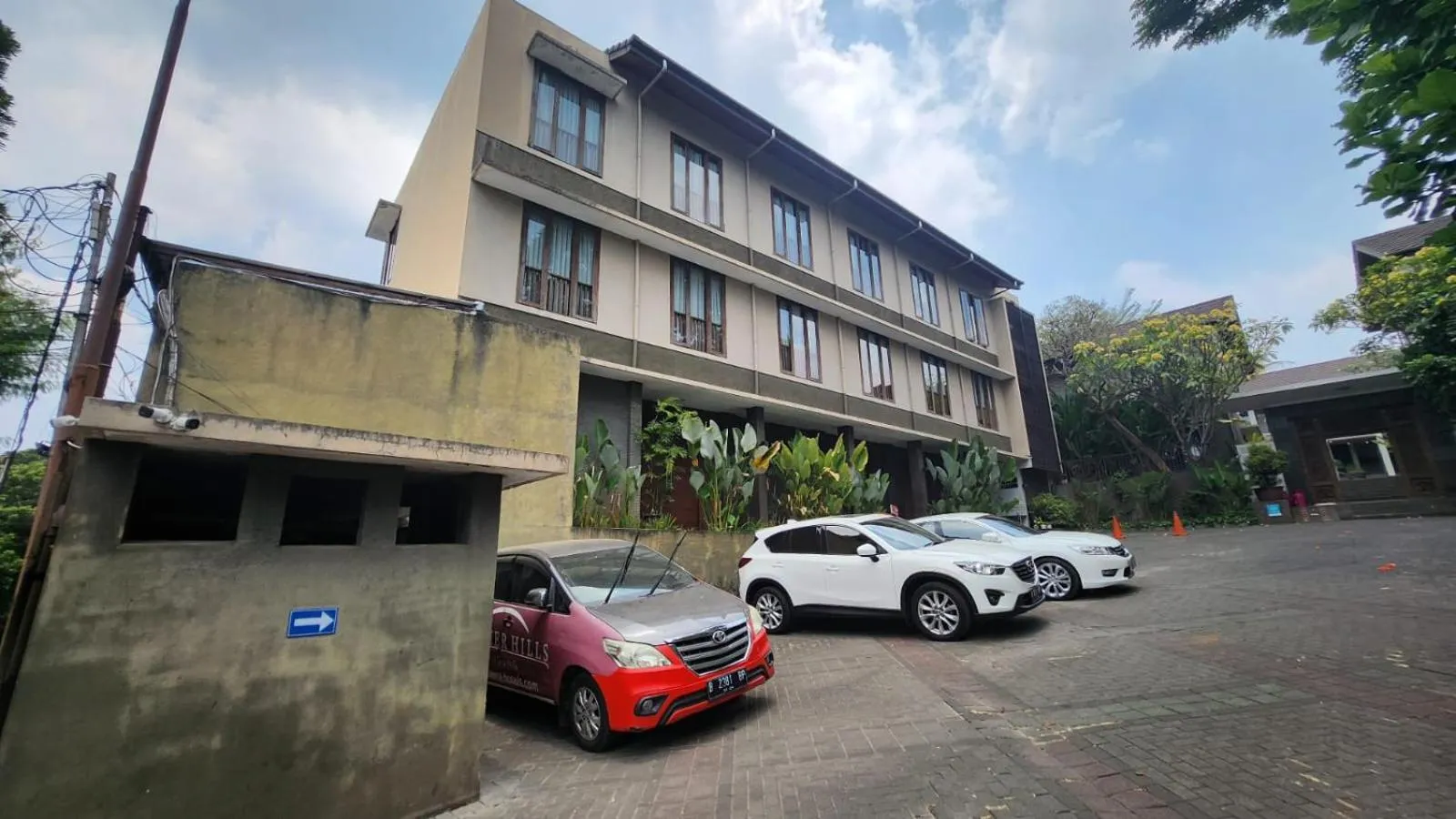 Parking in Summer Hills Hotel & Villas Bandung