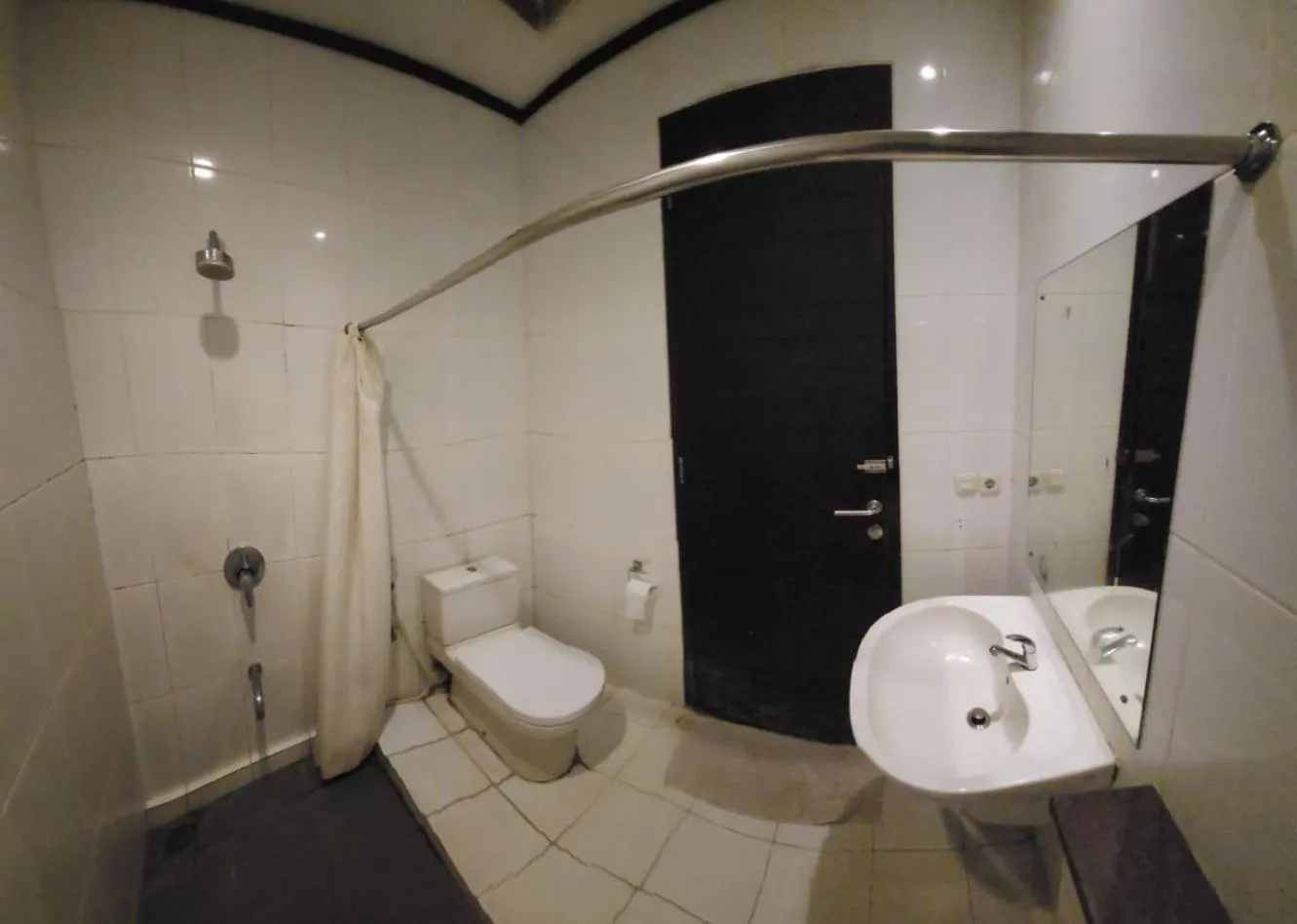 Shower in Summer Hills Hotel & Villas Bandung