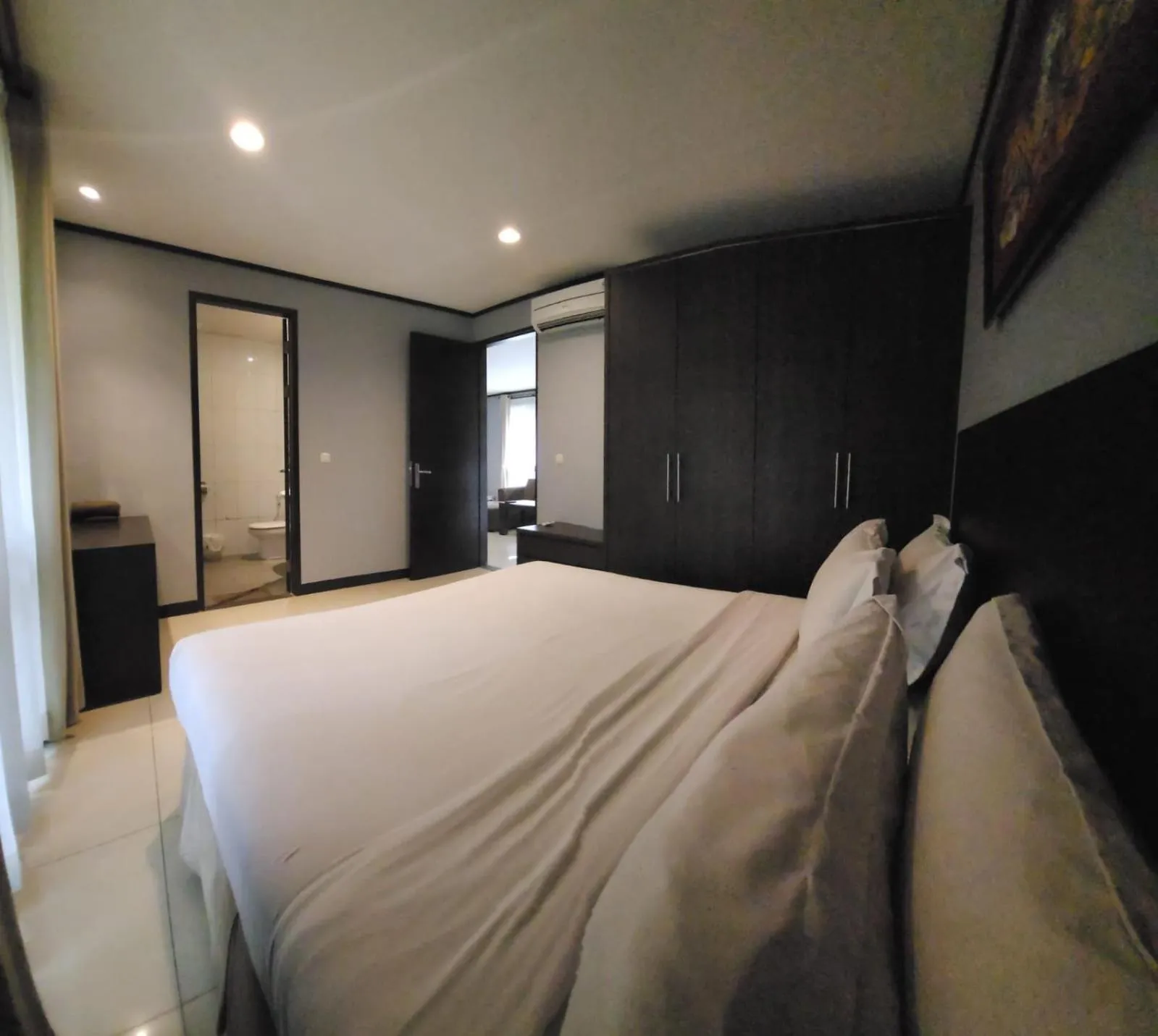 Bathroom, Bed in Summer Hills Hotel & Villas Bandung