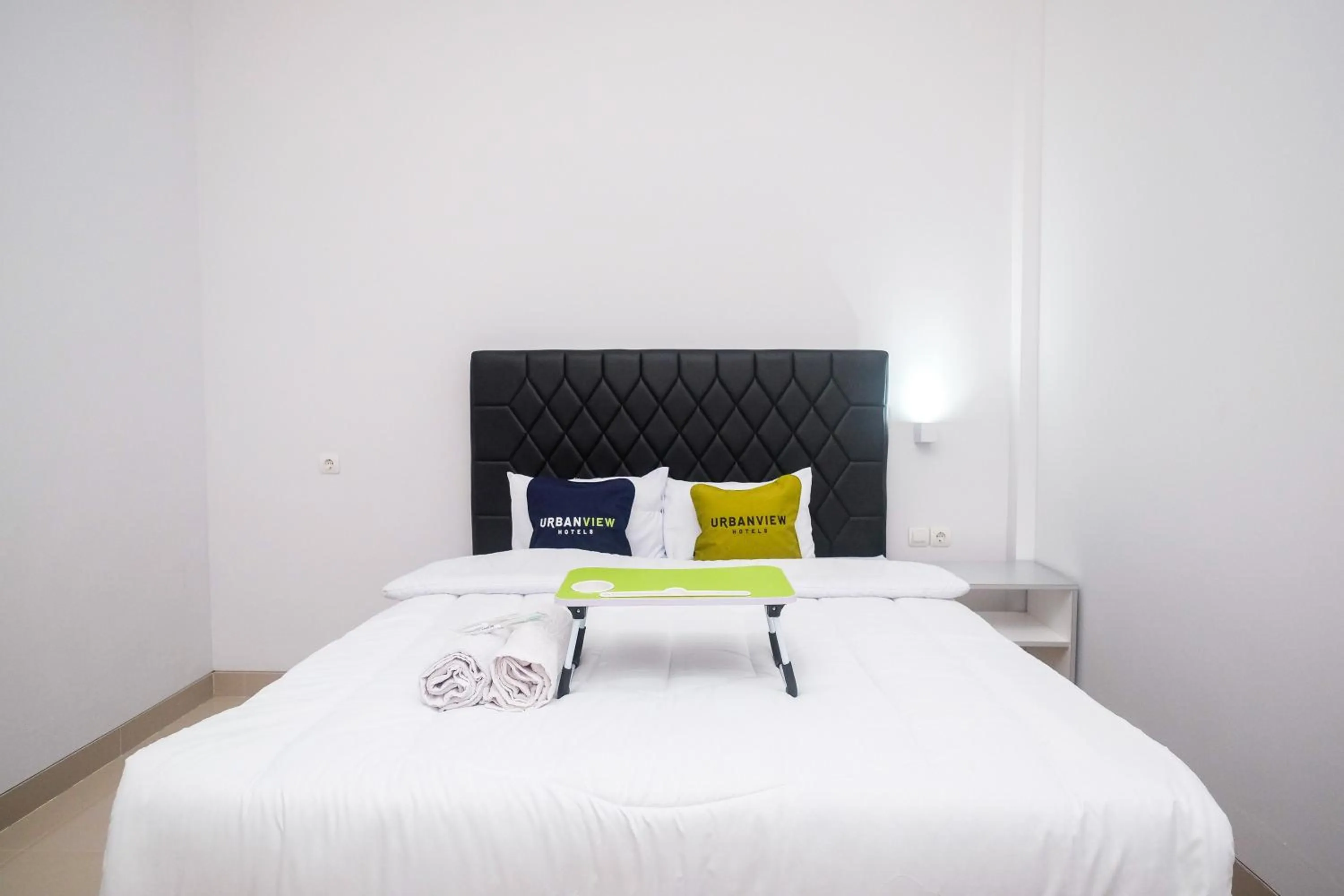 Bed in Urbanview Syariah Loji Arum Stasiun Klaten by RedDoorz