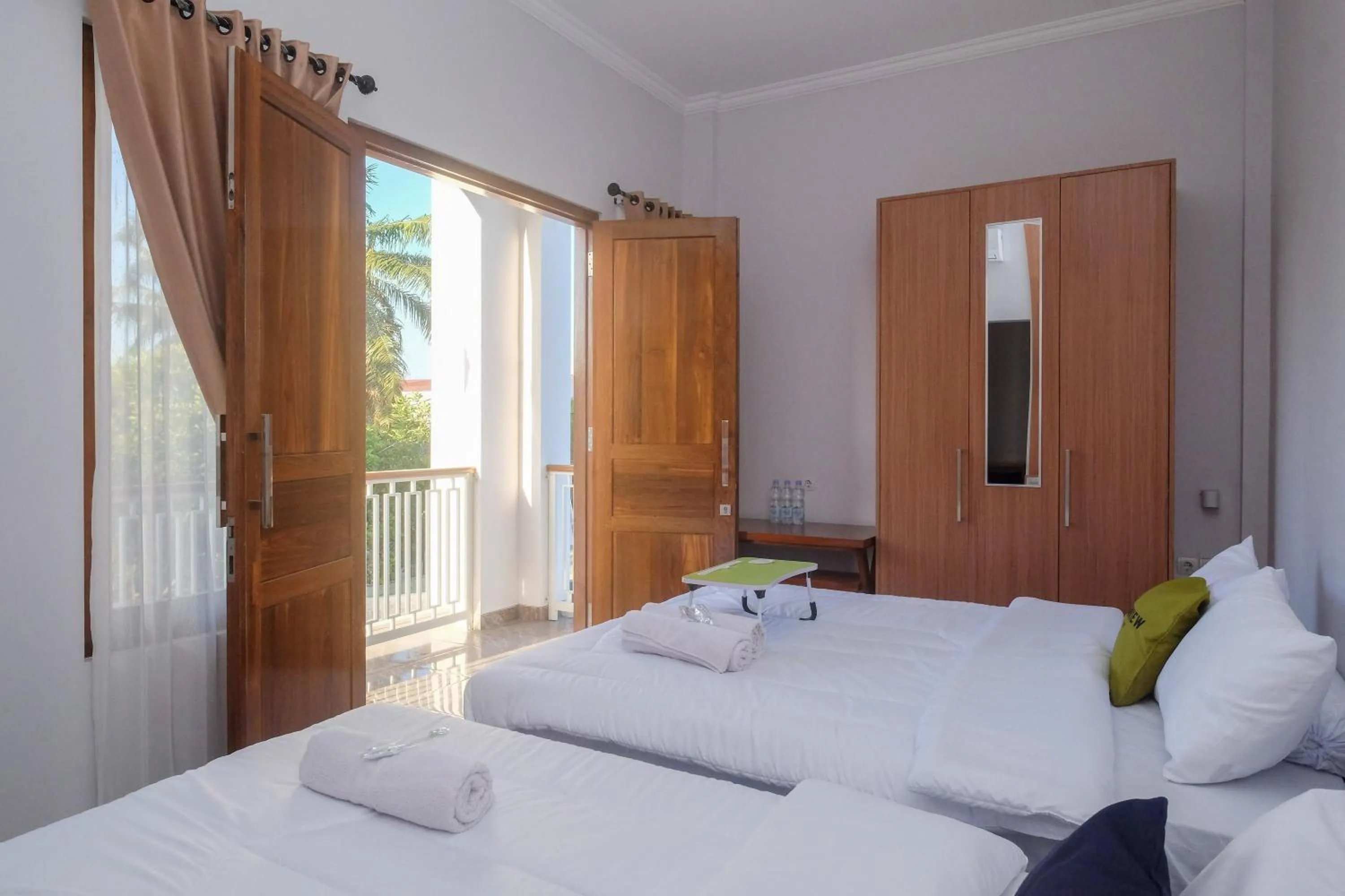 Bed in Urbanview Syariah Loji Arum Stasiun Klaten by RedDoorz