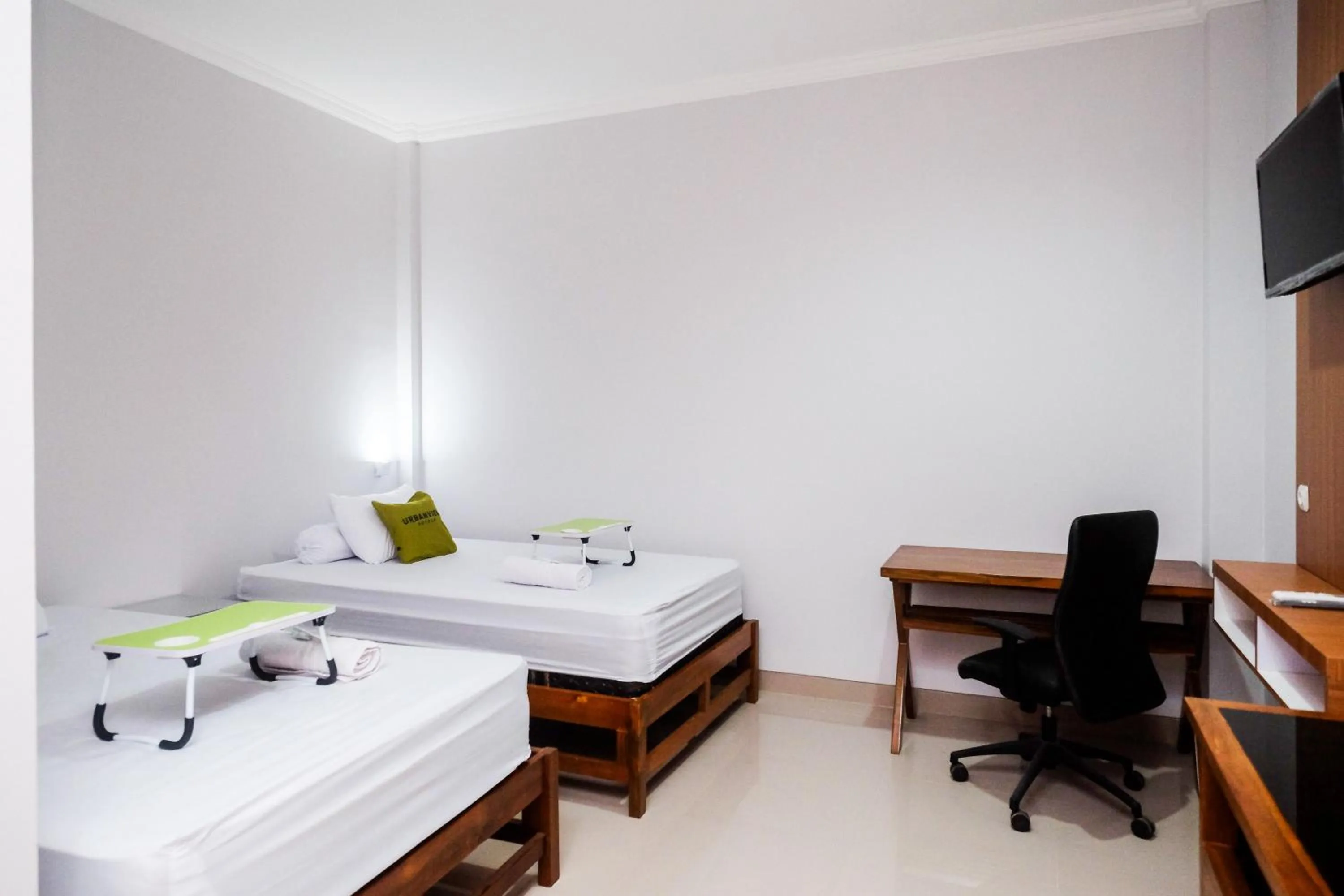 Bed in Urbanview Syariah Loji Arum Stasiun Klaten by RedDoorz