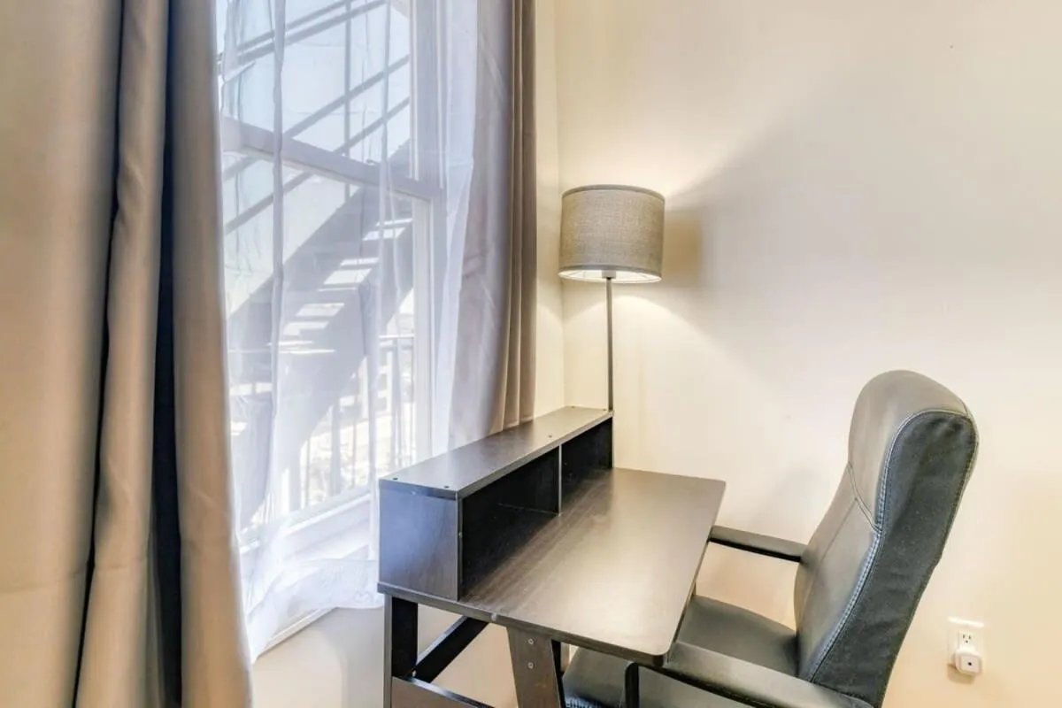 TWO Modern Apartment Minutes to NYC