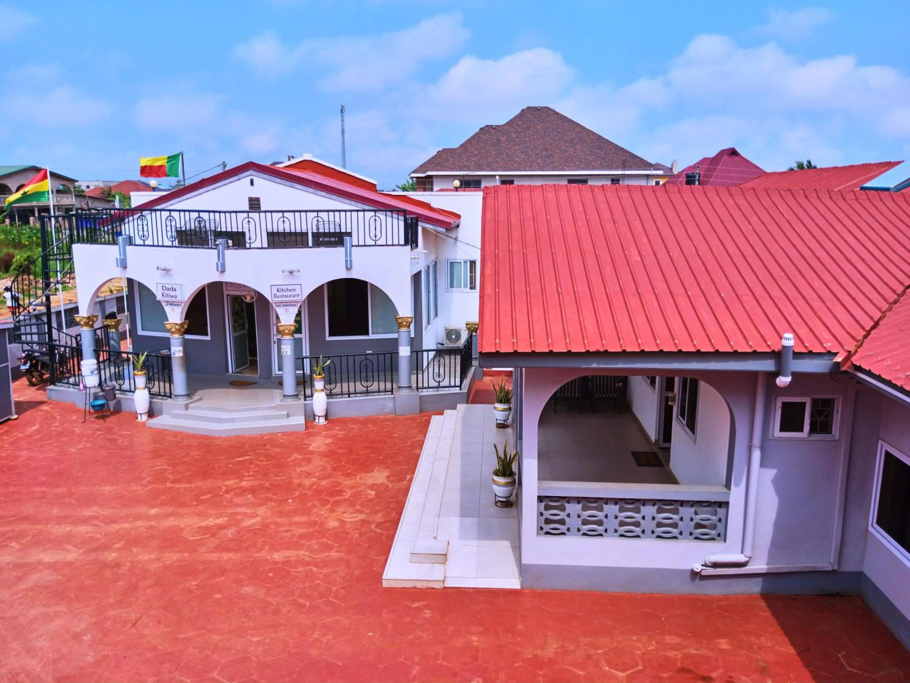 Property building in Malbert Inn