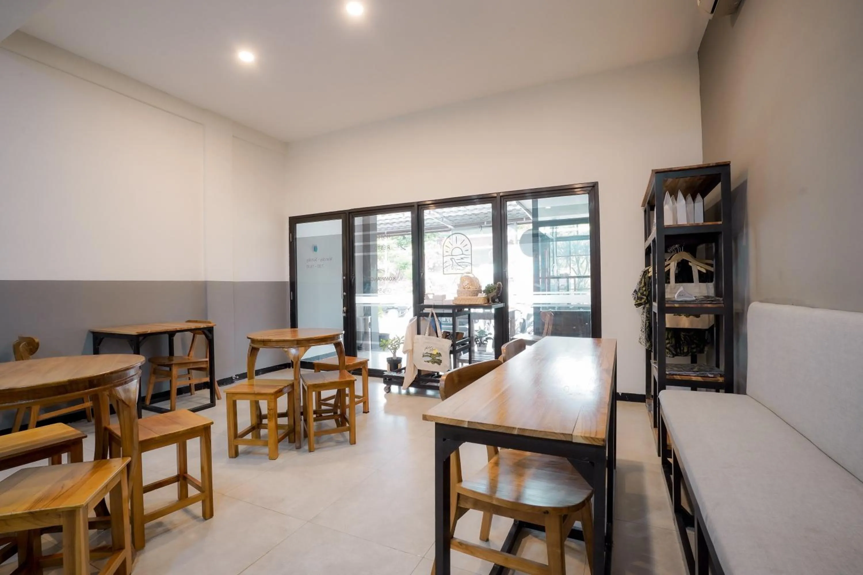 Restaurant/places to eat in El Ora Hotel & Eatery Labuan Bajo