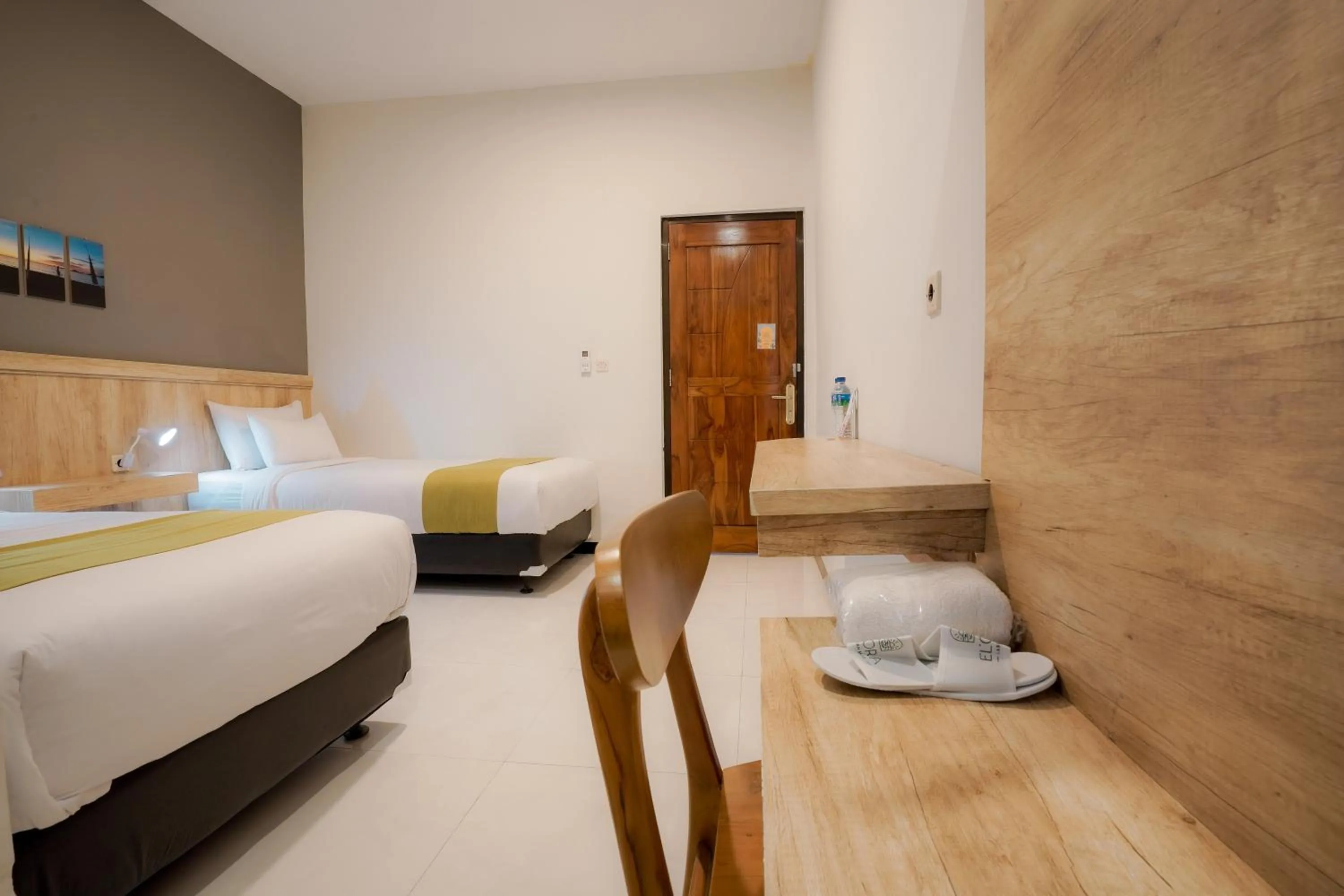 Bed in El Ora Hotel & Eatery Labuan Bajo