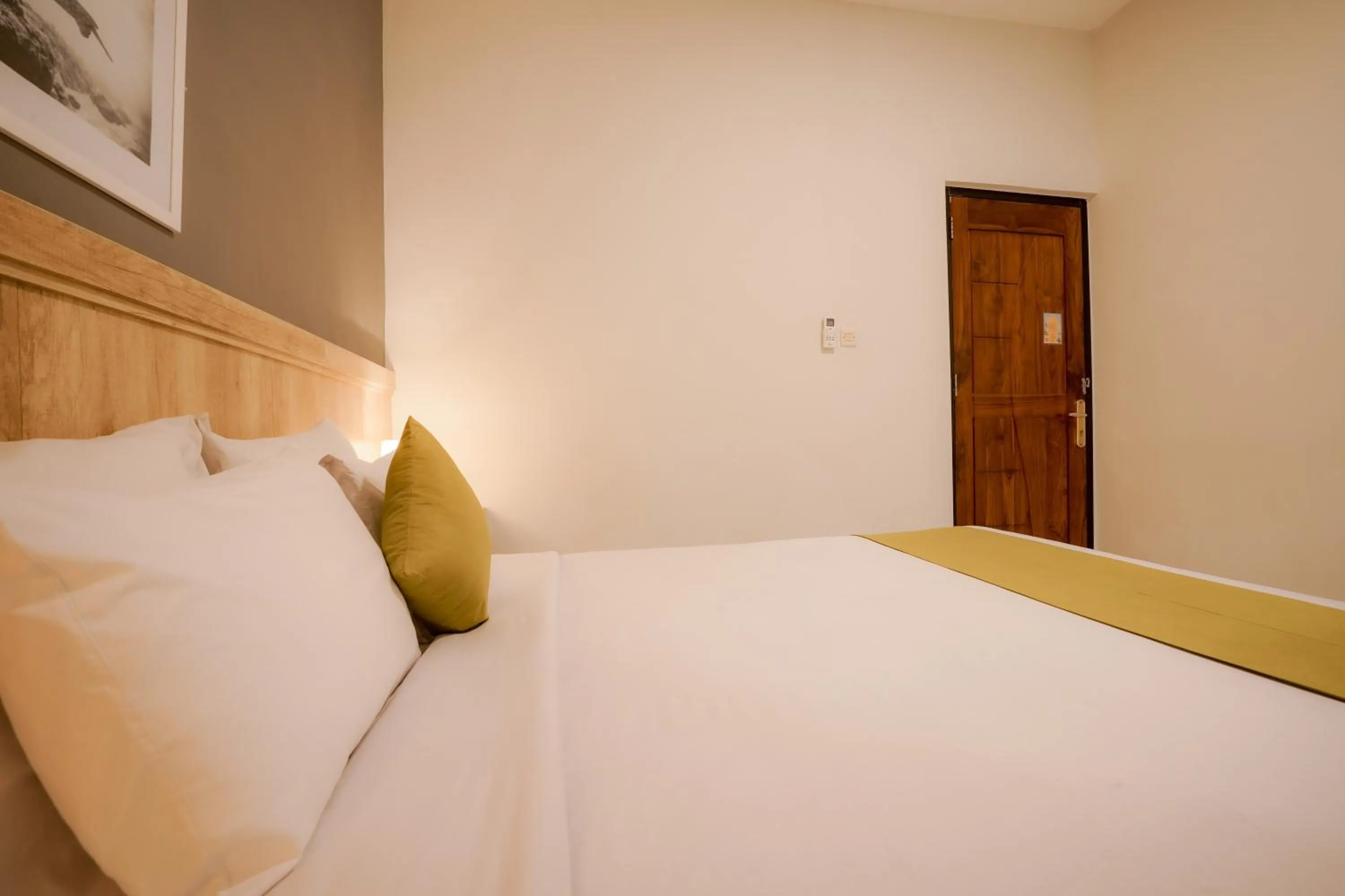 Bed in El Ora Hotel & Eatery Labuan Bajo