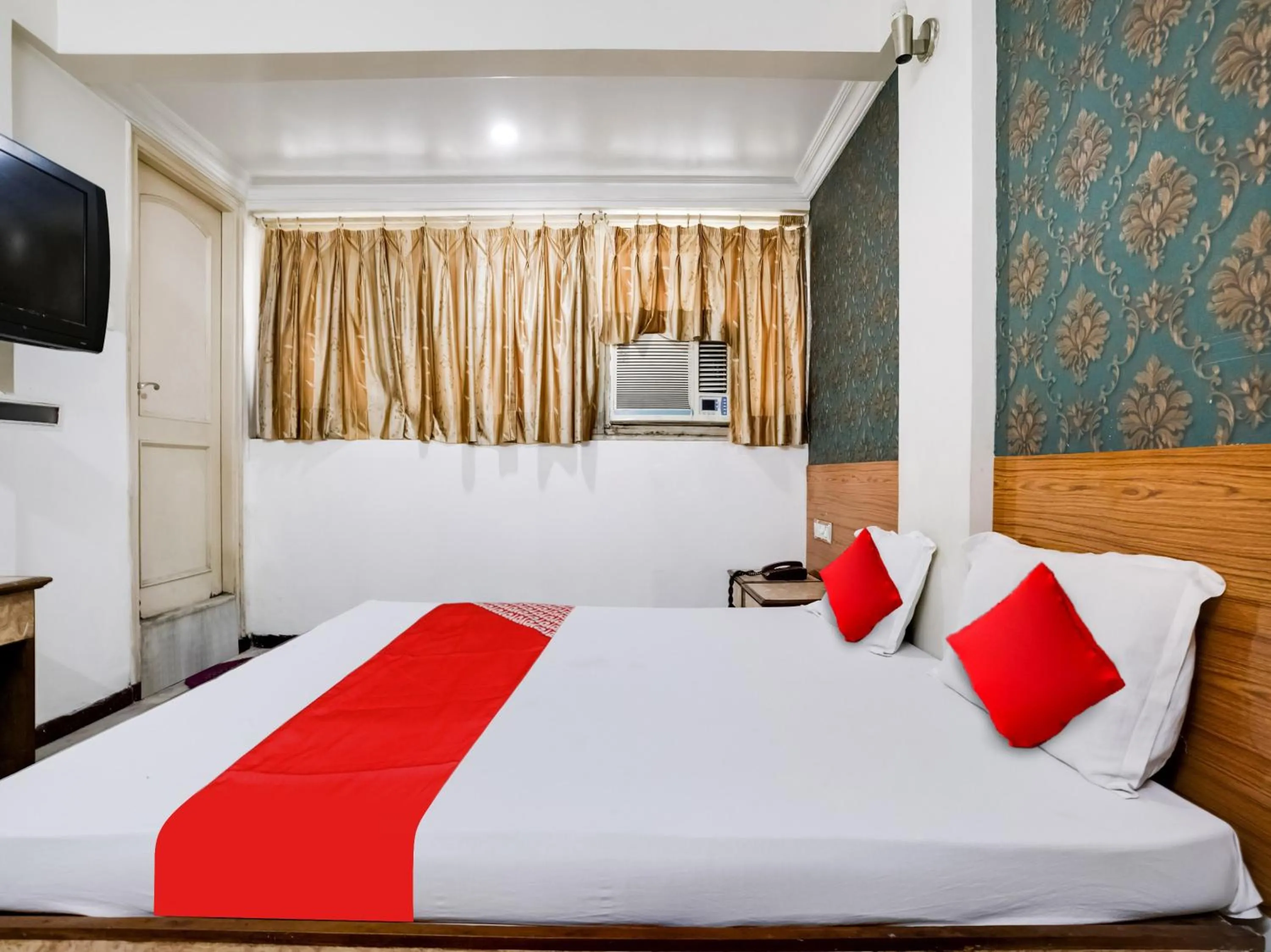 Bedroom, Bed in Hotel O Raj Palace