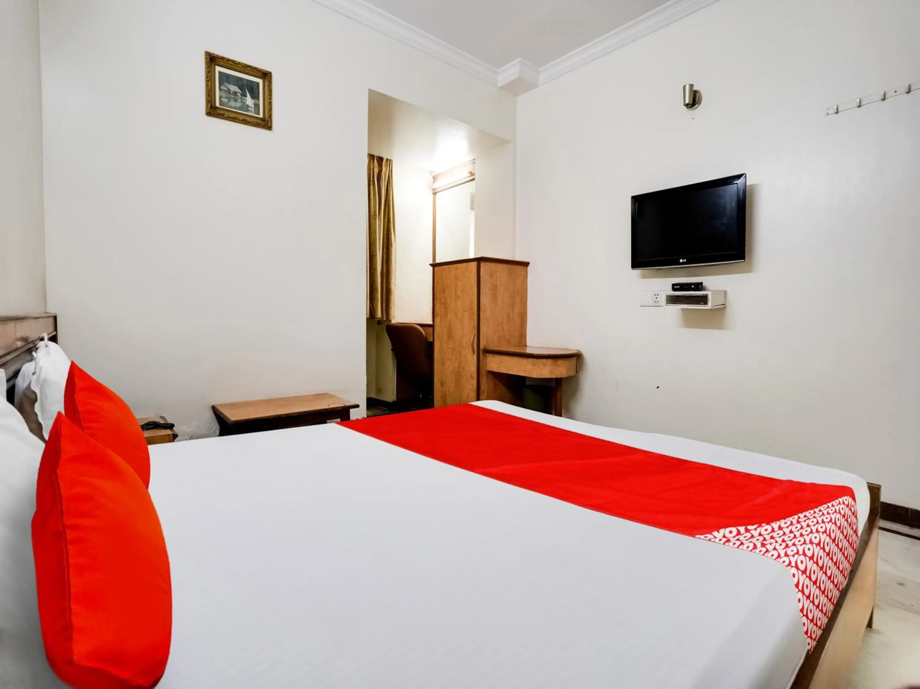 Bedroom, Bed in Hotel O Raj Palace
