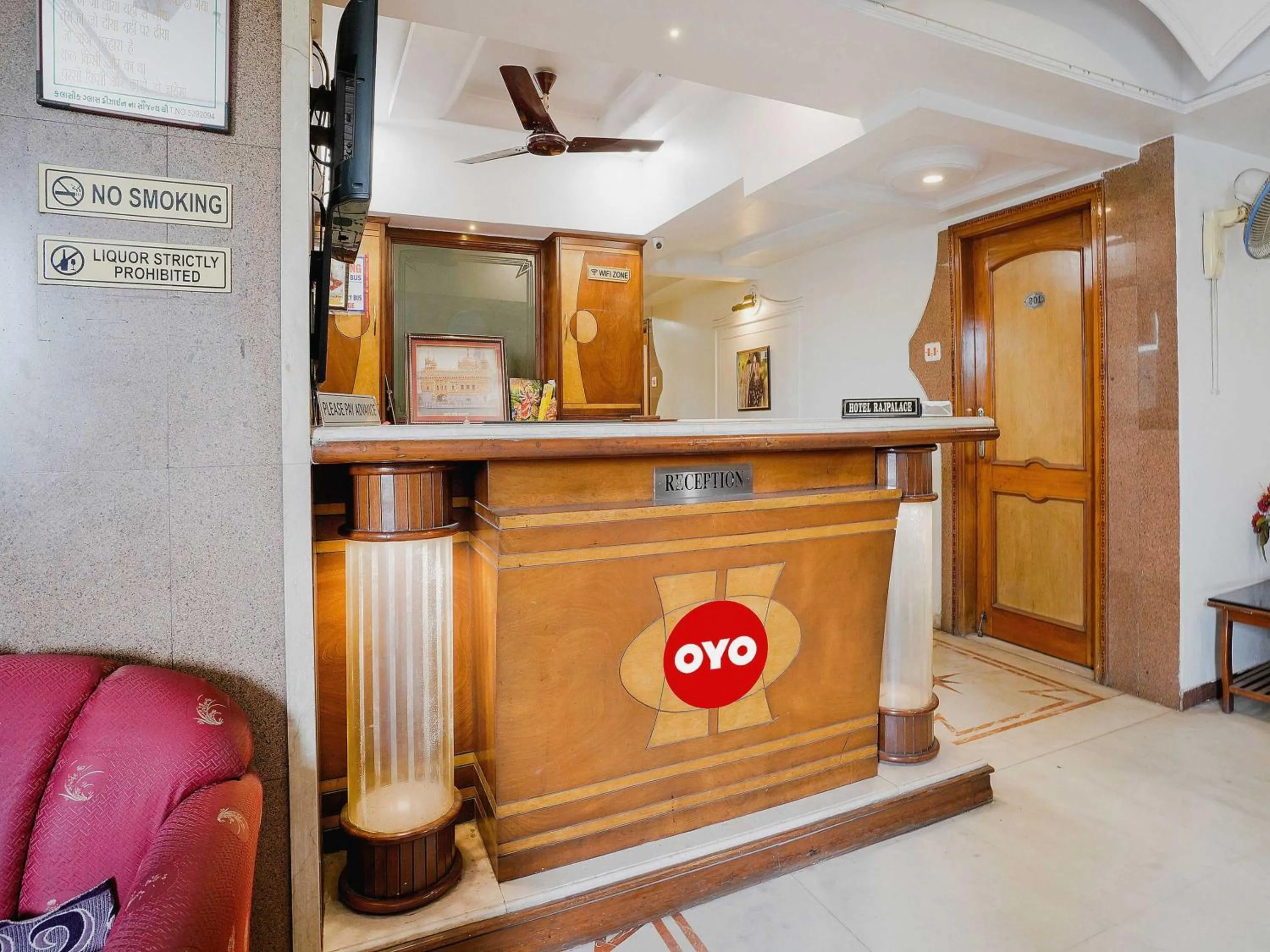Lobby or reception in Hotel O Raj Palace