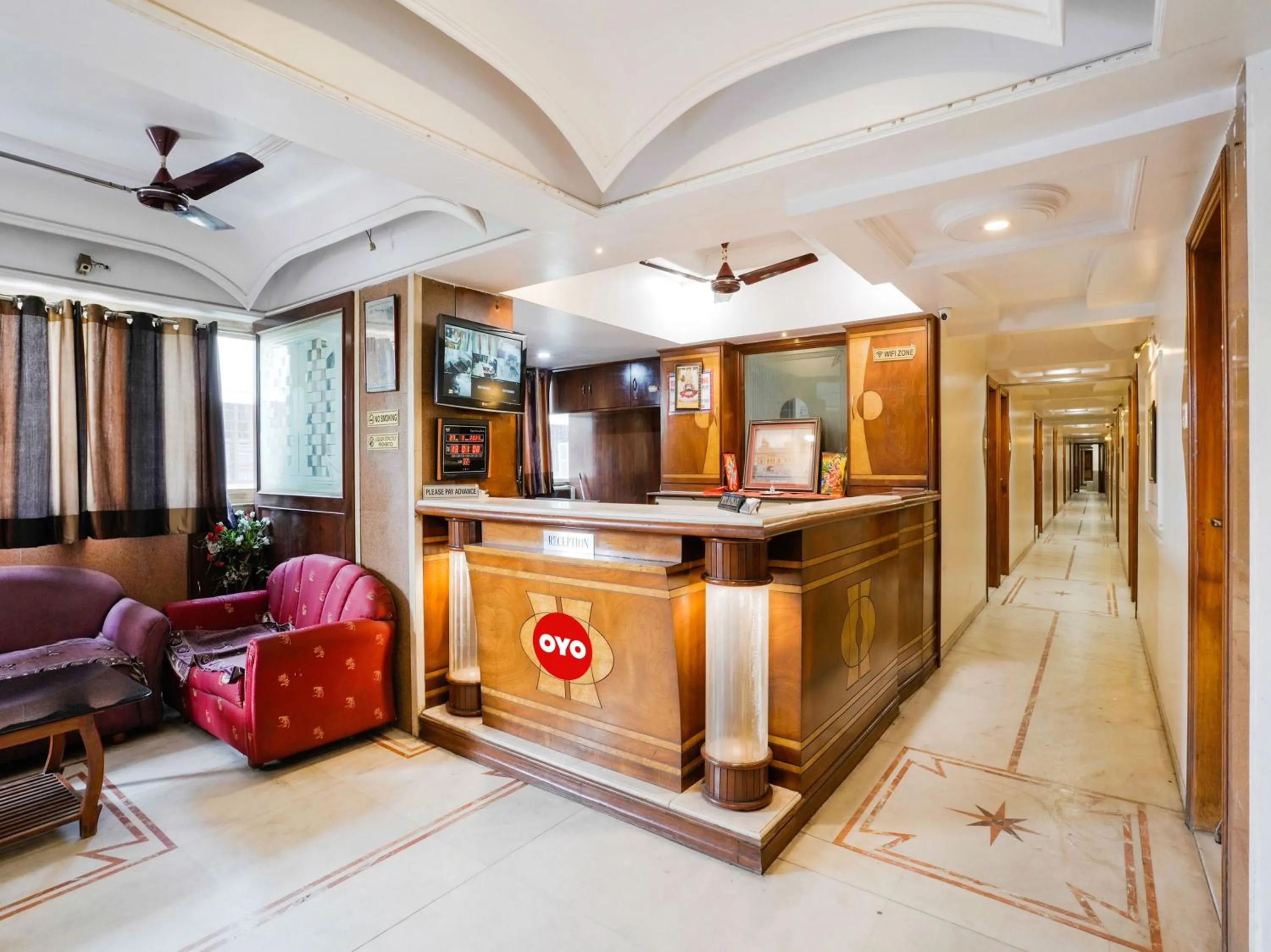 Lobby or reception in Hotel O Raj Palace