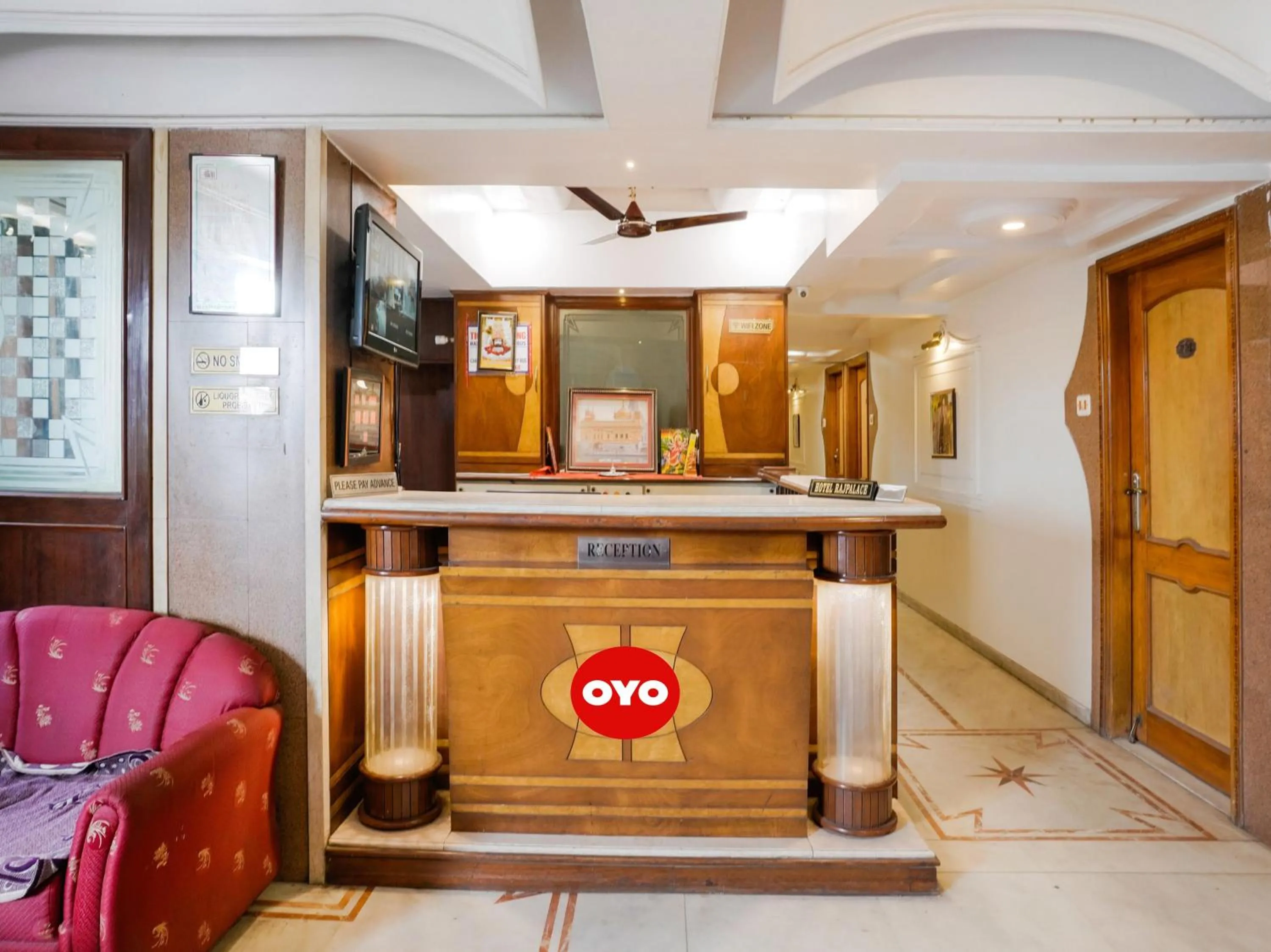 Lobby or reception in Hotel O Raj Palace