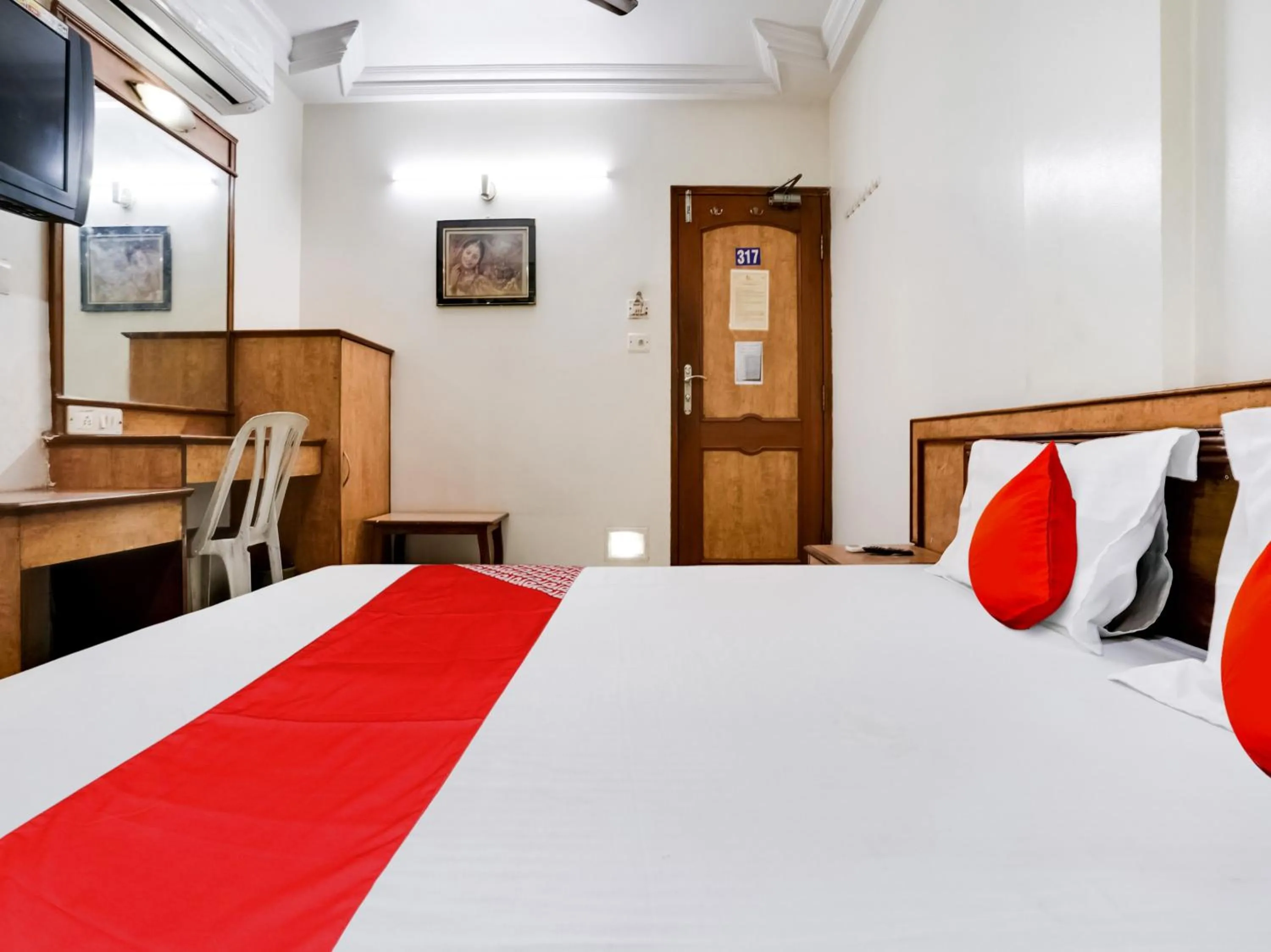 Bedroom, Bed in Hotel O Raj Palace
