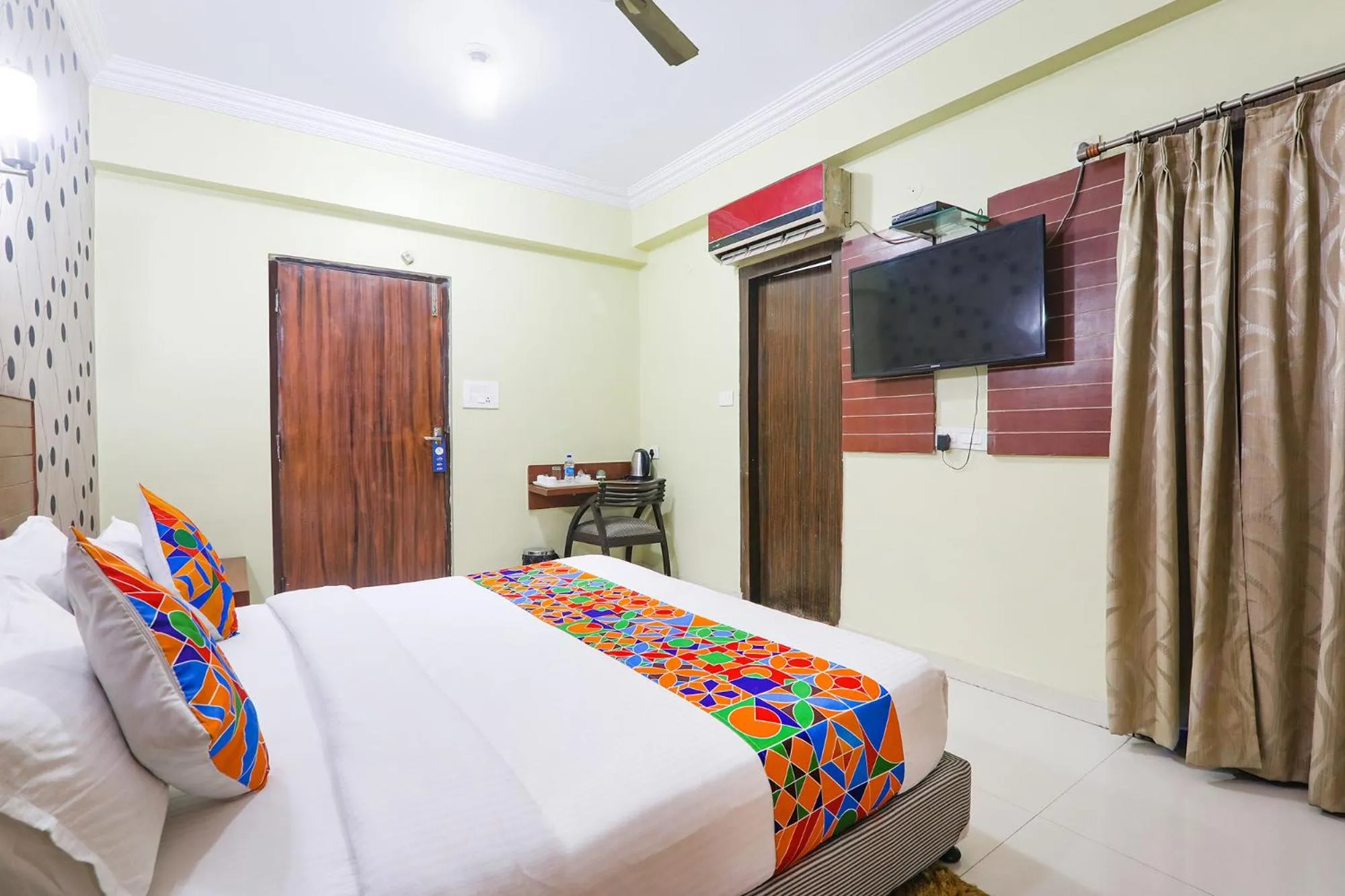 Bed in FabHotel Royal Ville