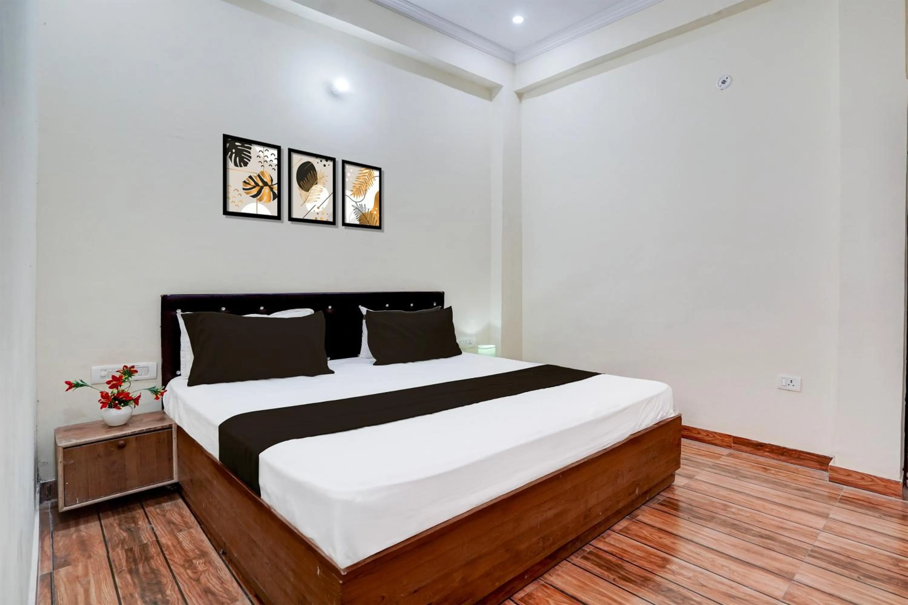 Hotel O Deva road Formerly Hotel Sunrise Inn